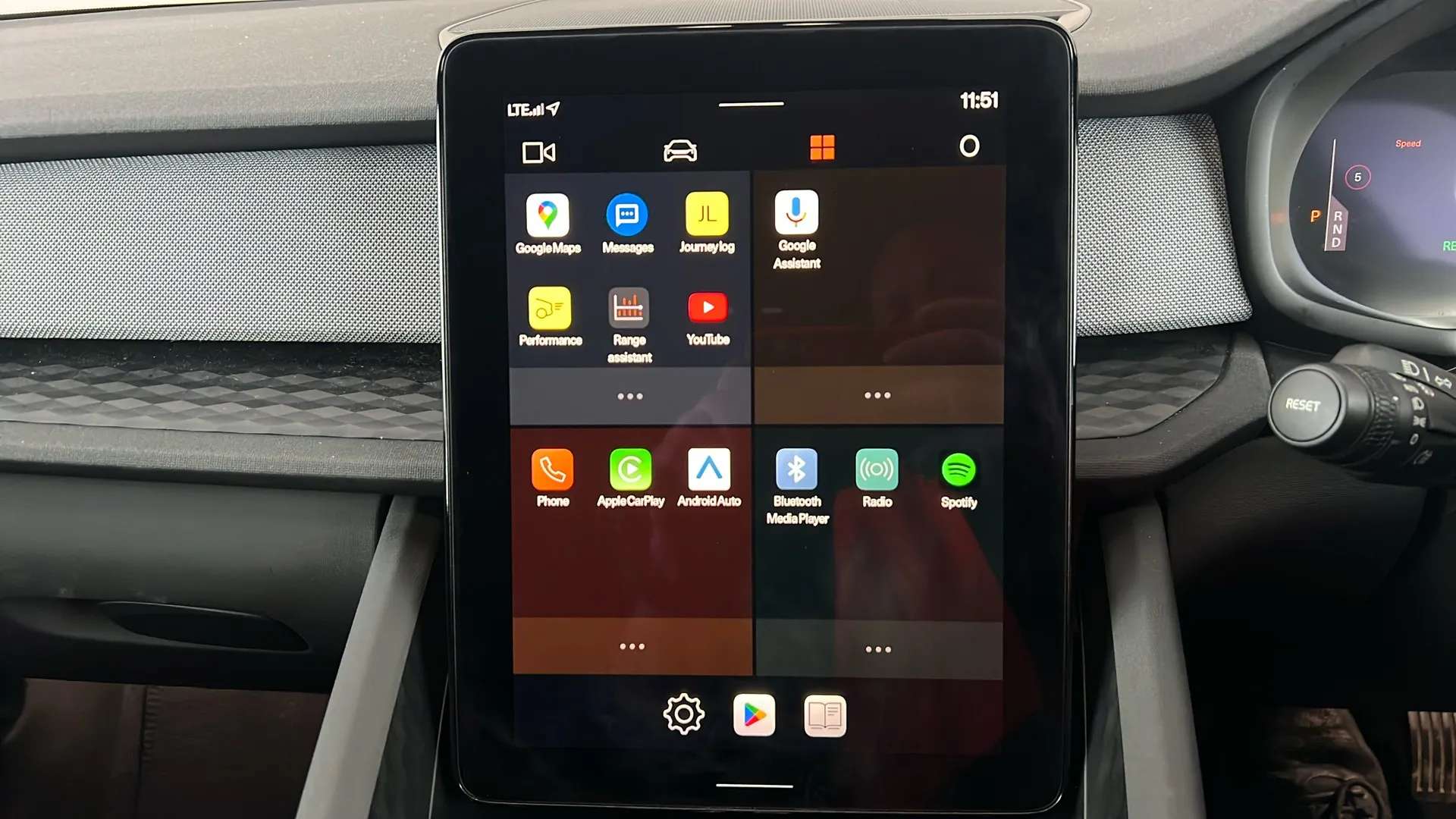 2023 POLESTAR 2 2023 POLESTAR 2