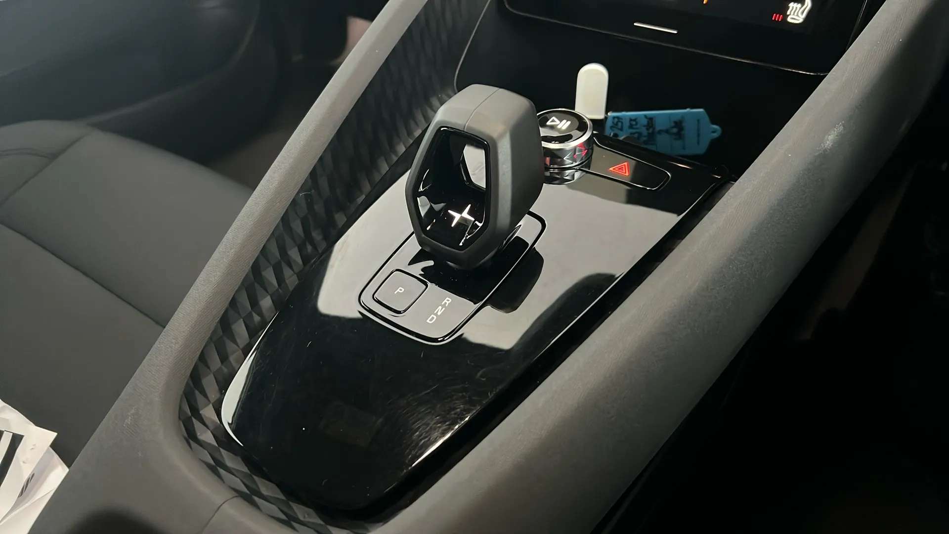 2023 POLESTAR 2 2023 POLESTAR 2