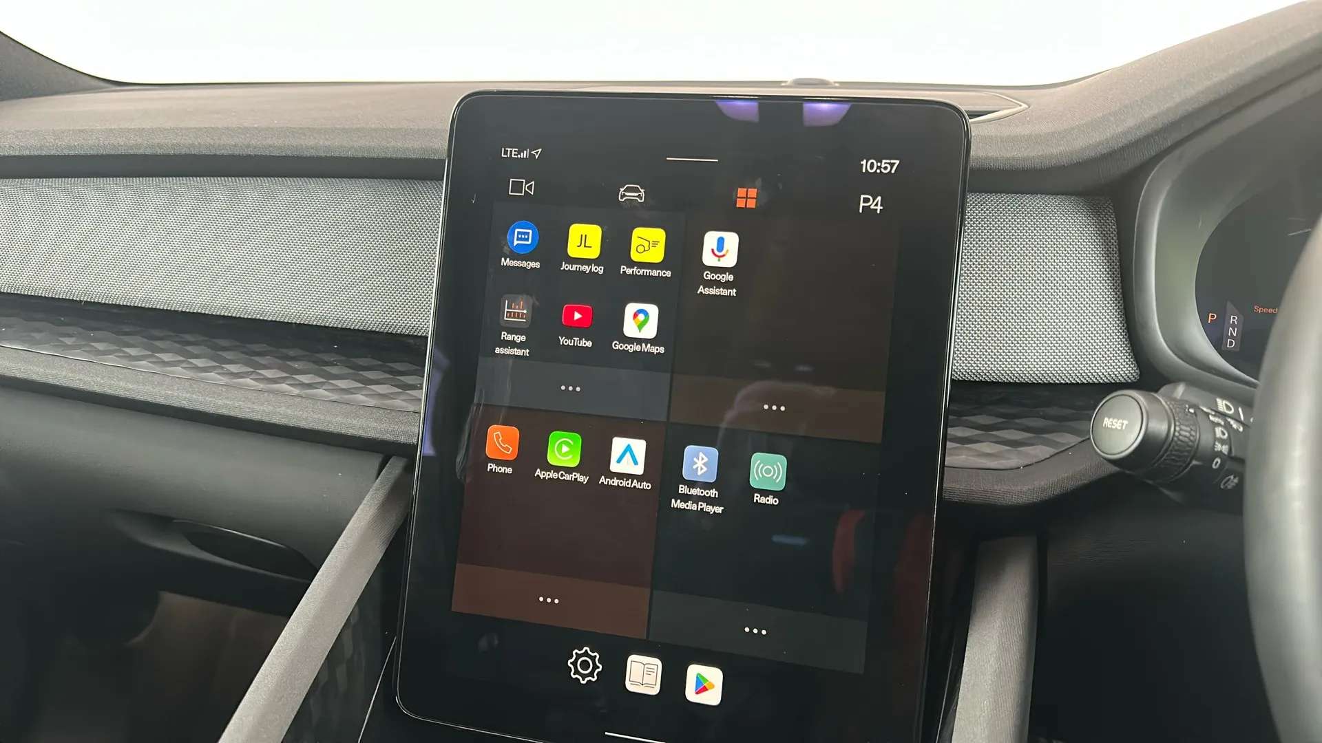 2023 POLESTAR 2 2023 POLESTAR 2