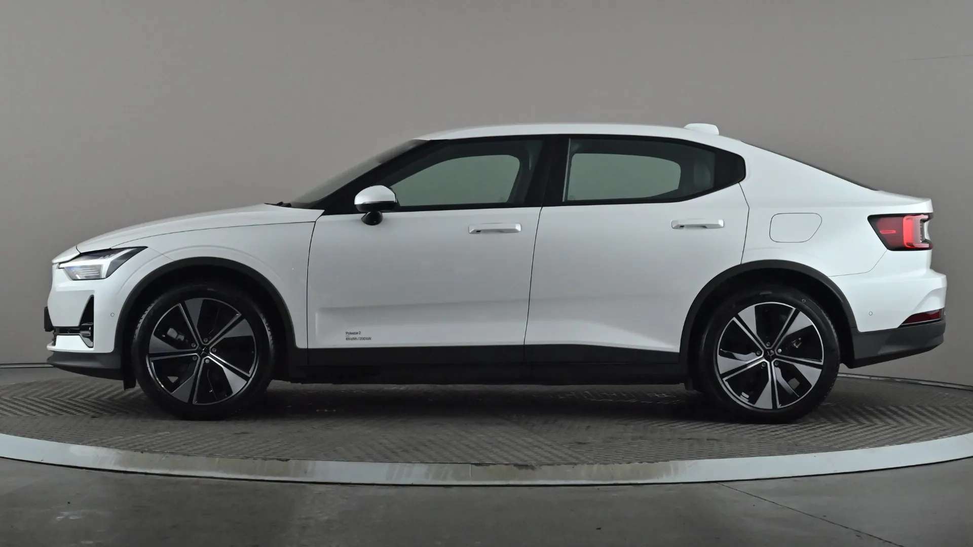 A 2024 POLESTAR 2 200kW 69kWh Standard Range Single motor Auto A 2024 POLESTAR 2 200kW 69kWh Standard Range Single motor Auto