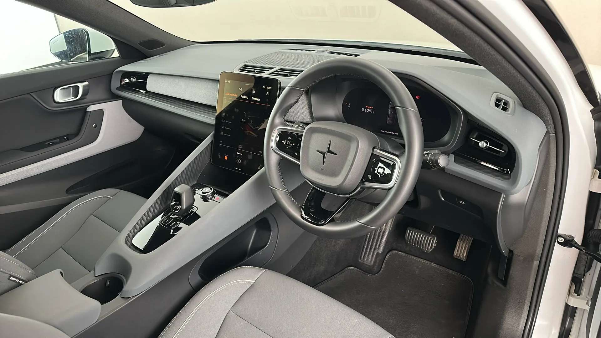 2024 POLESTAR 2 2024 POLESTAR 2