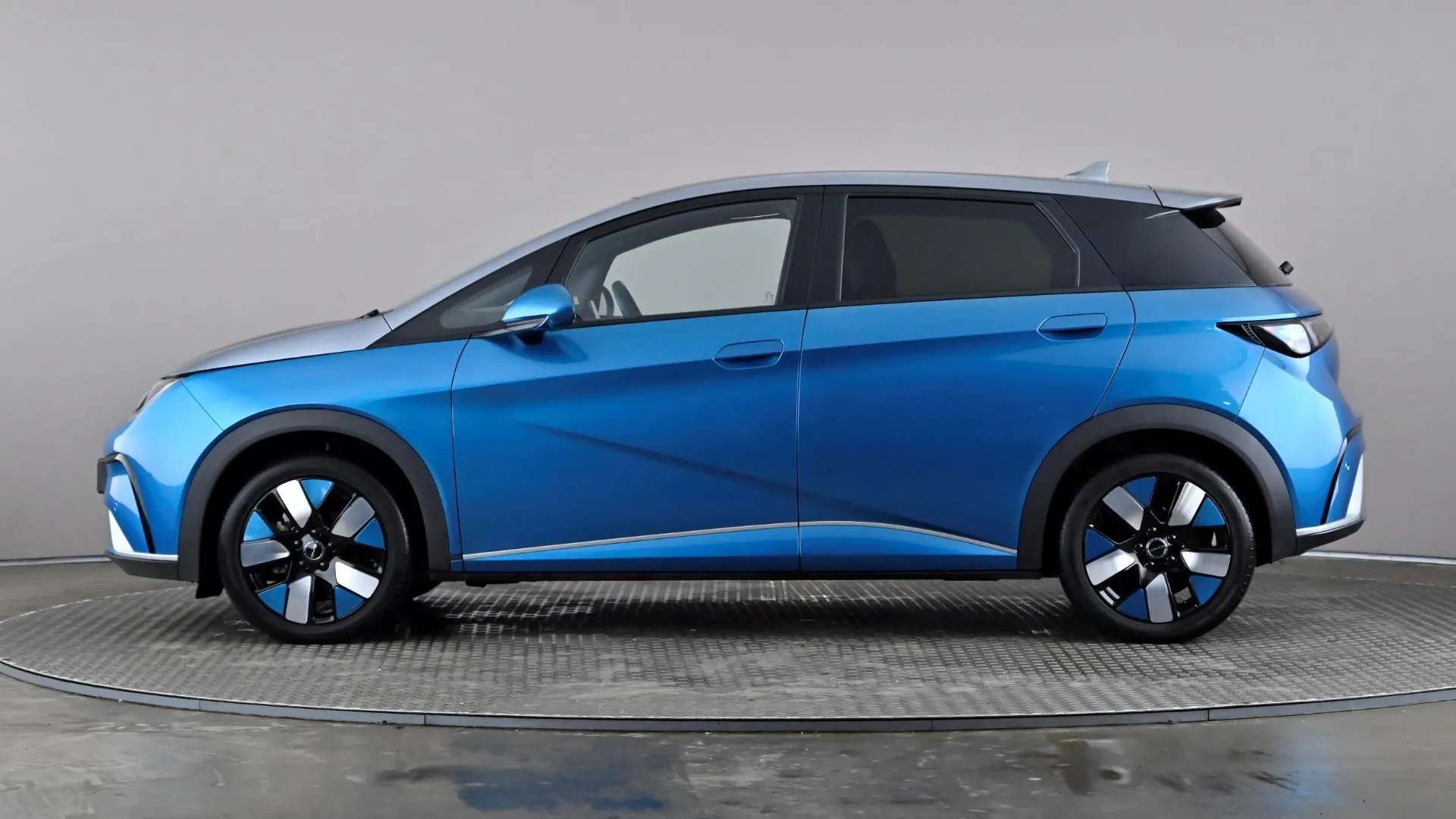 A 2024 BYD DOLPHIN 150kW Design 60.4kWh Auto A 2024 BYD DOLPHIN 150kW Design 60.4kWh Auto