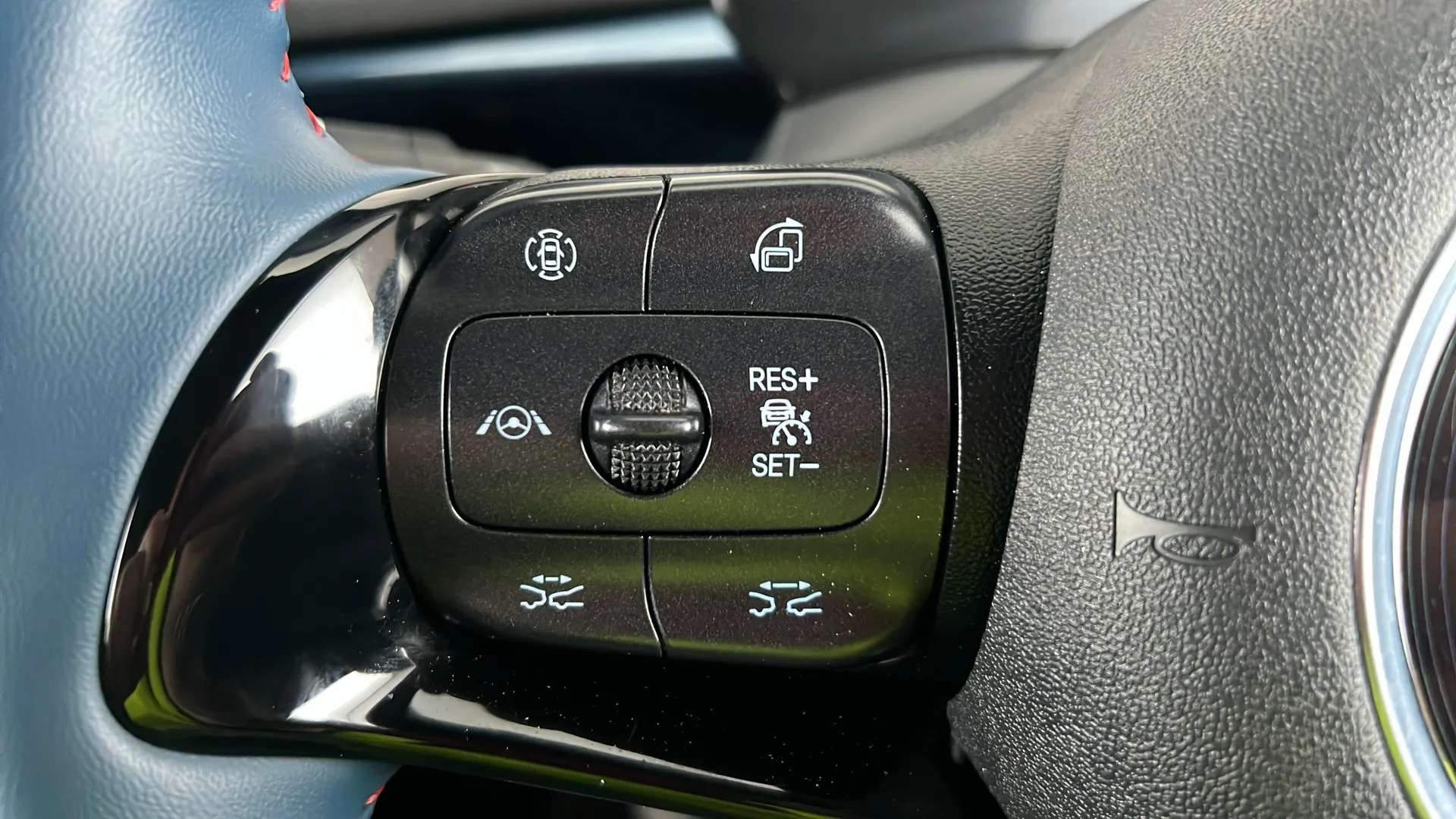 2024 BYD DOLPHIN 2024 BYD DOLPHIN