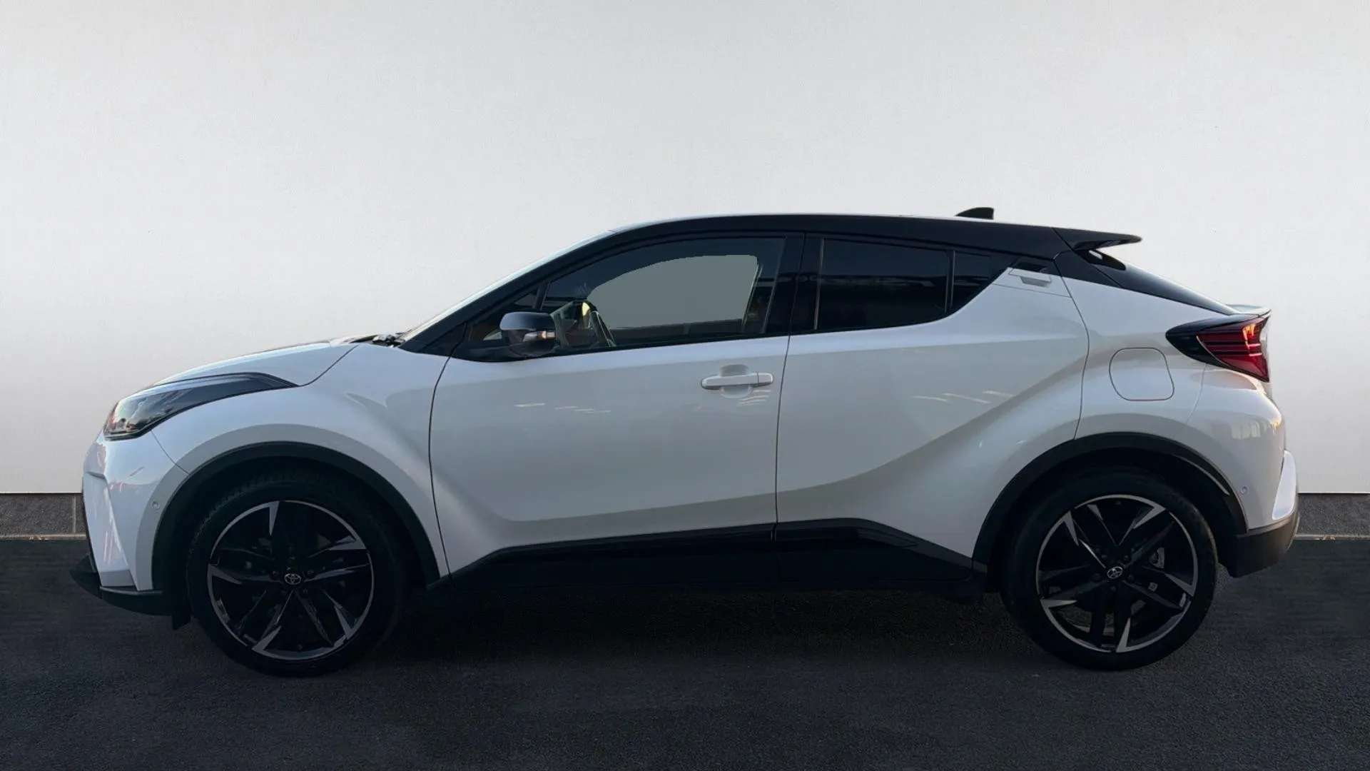 A 2023 TOYOTA C-HR 1.8 Hybrid GR Sport CVT A 2023 TOYOTA C-HR 1.8 Hybrid GR Sport CVT