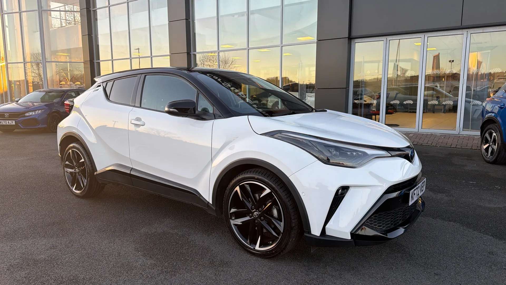 2023 TOYOTA C-HR 2023 TOYOTA C-HR