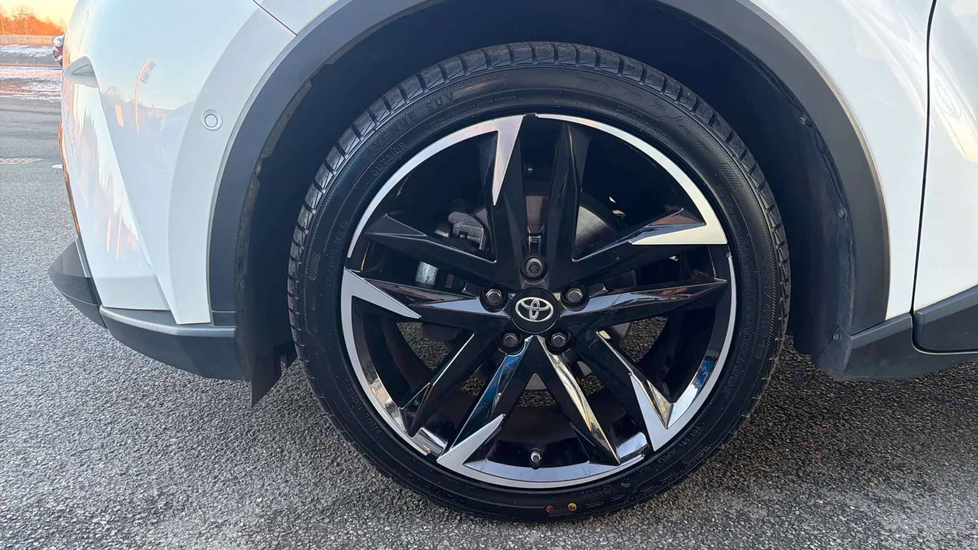 2023 TOYOTA C-HR 2023 TOYOTA C-HR