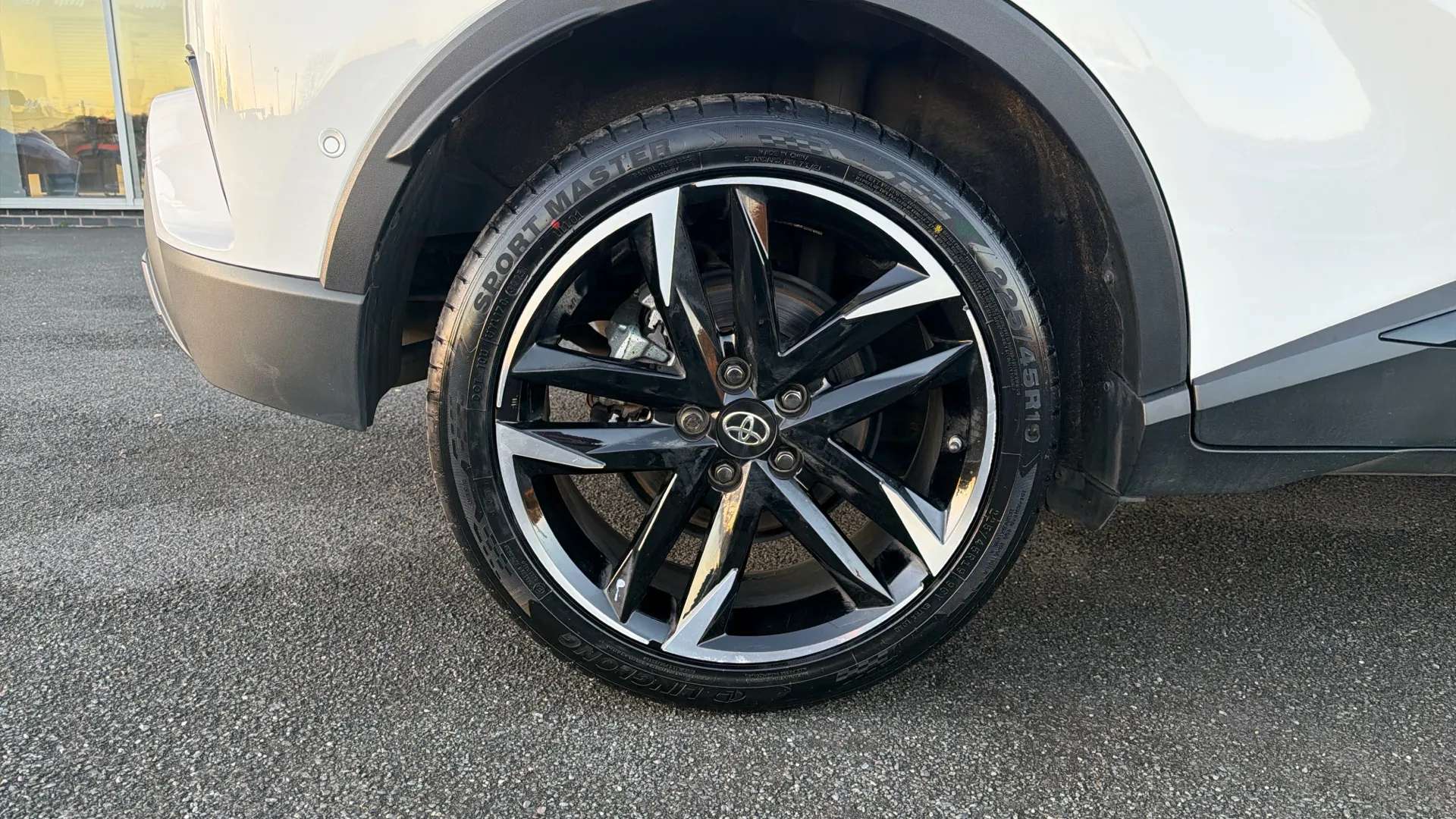 2023 TOYOTA C-HR 2023 TOYOTA C-HR