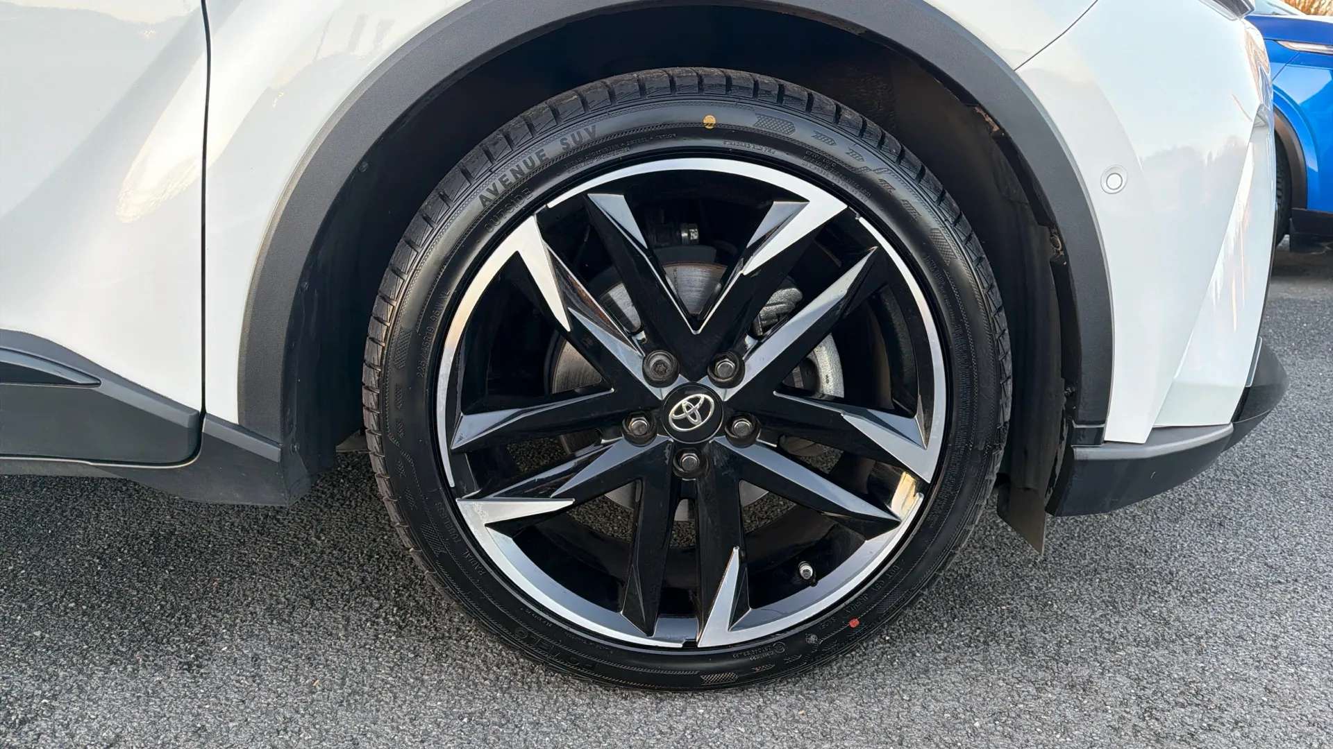 2023 TOYOTA C-HR 2023 TOYOTA C-HR