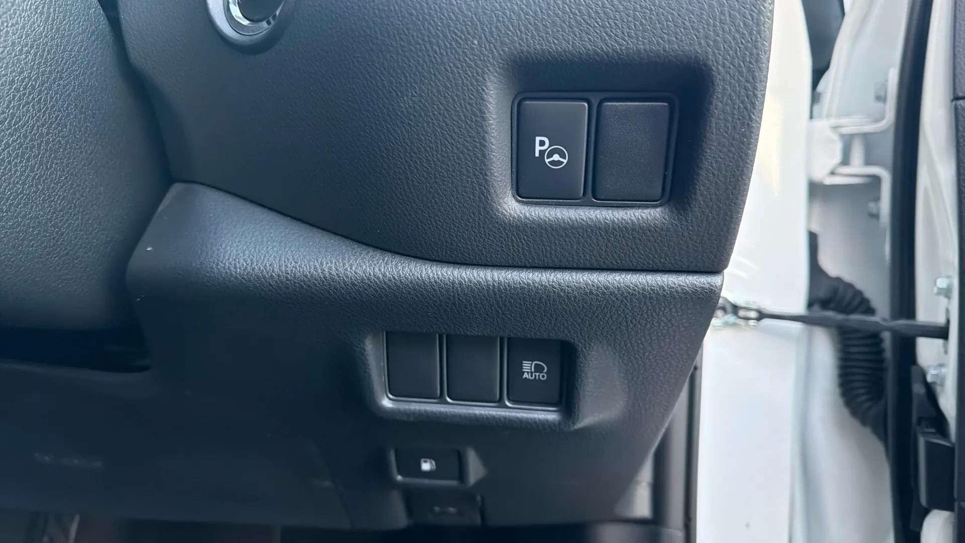 2023 TOYOTA C-HR 2023 TOYOTA C-HR