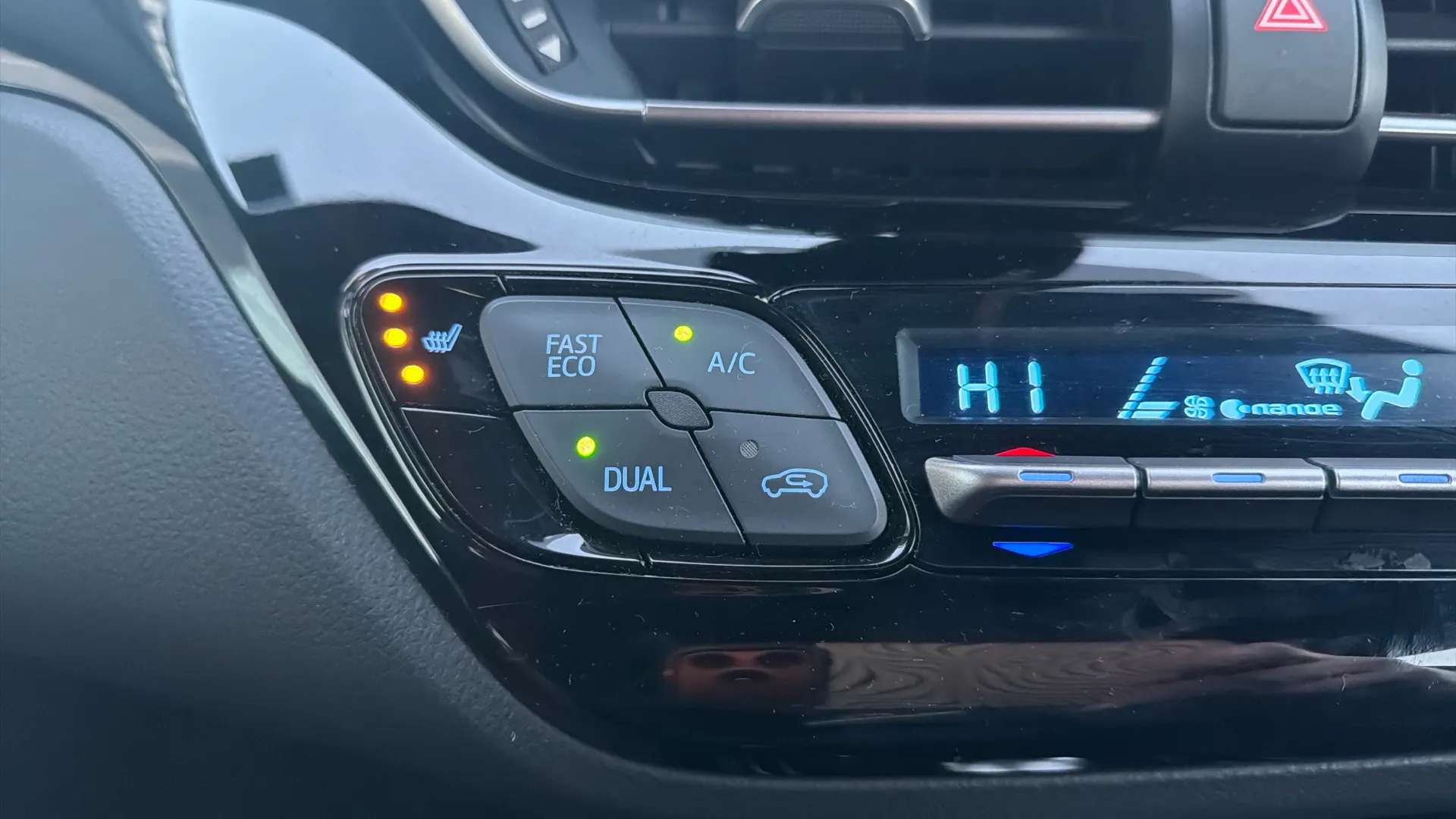 2023 TOYOTA C-HR 2023 TOYOTA C-HR