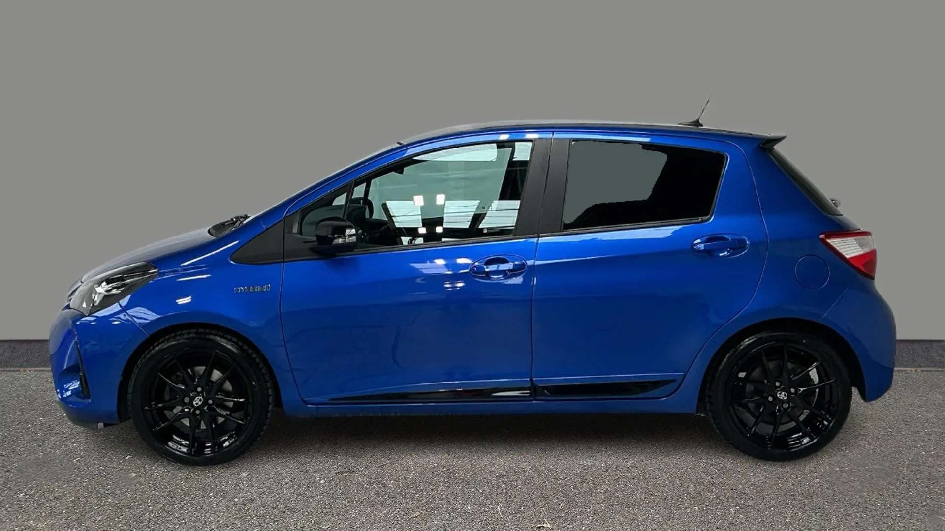 A 2019 TOYOTA YARIS 1.5 Hybrid GR-Sport CVT A 2019 TOYOTA YARIS 1.5 Hybrid GR-Sport CVT