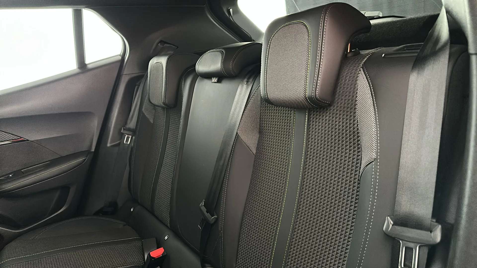 2023 PEUGEOT 2008 2023 PEUGEOT 2008