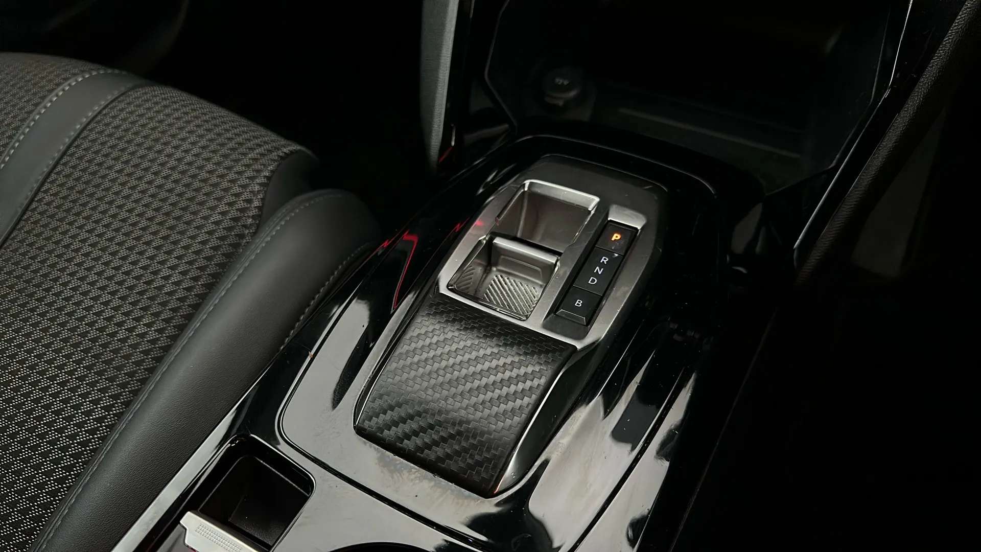 2023 PEUGEOT 2008 2023 PEUGEOT 2008