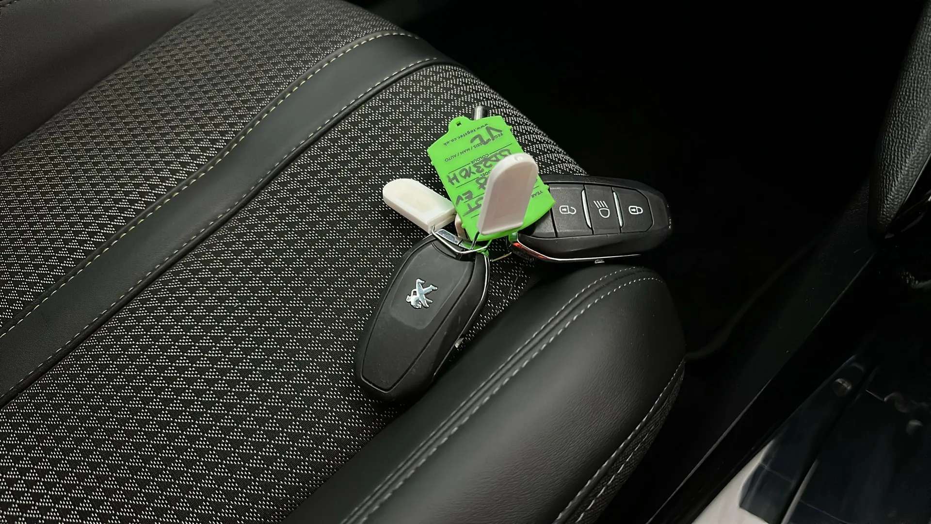 2023 PEUGEOT 2008 2023 PEUGEOT 2008