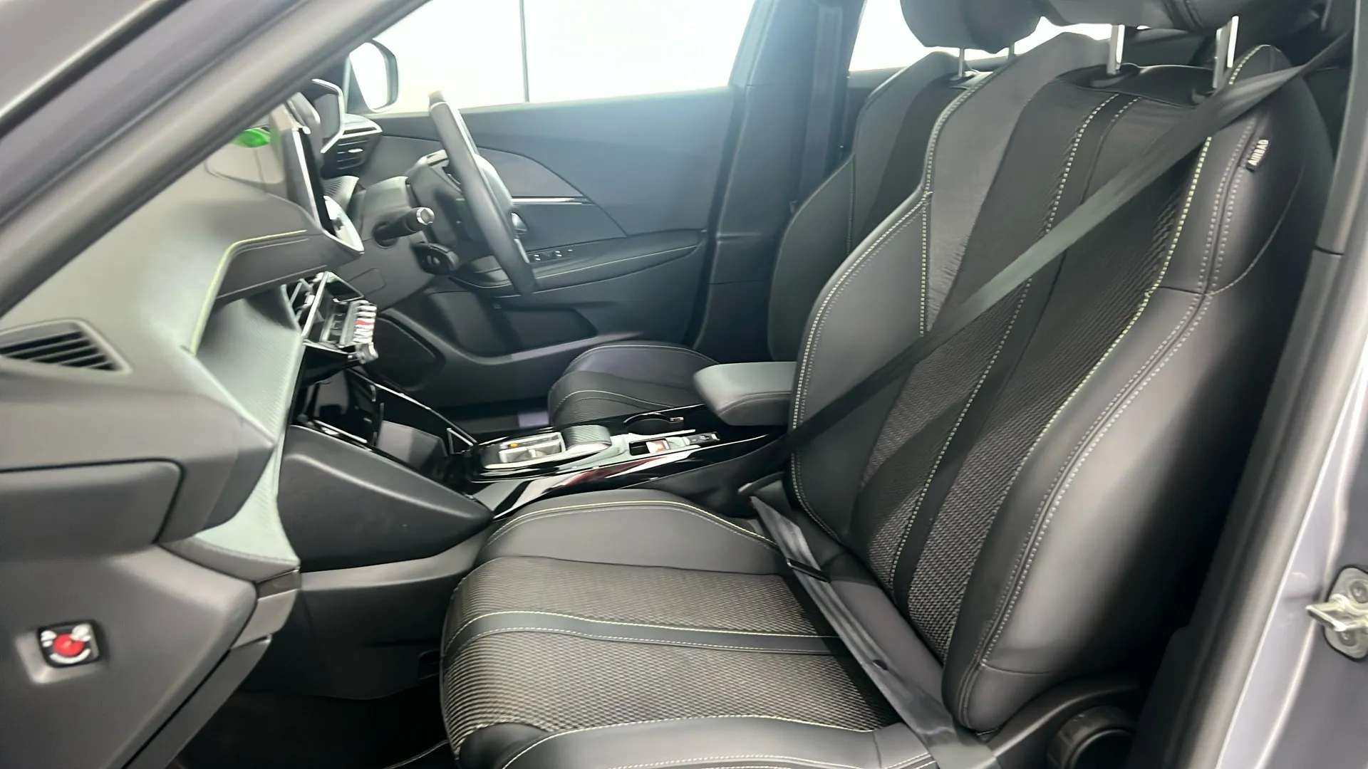 2024 PEUGEOT 2008 2024 PEUGEOT 2008