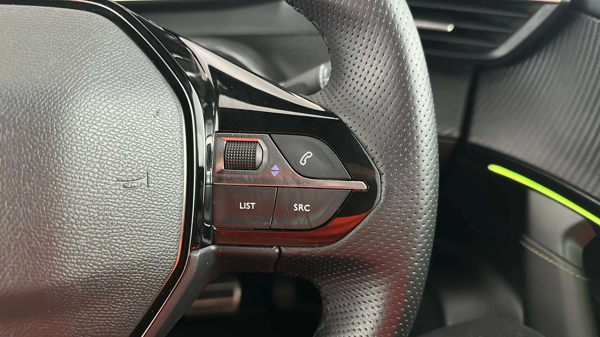 2023 PEUGEOT 2008 2023 PEUGEOT 2008