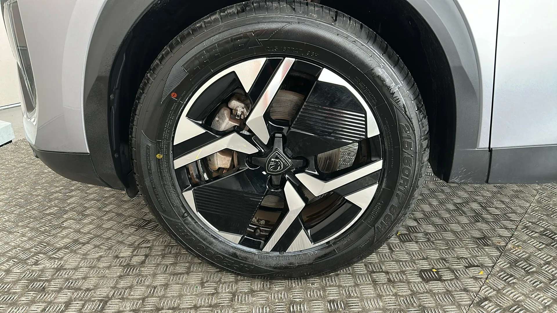 2024 PEUGEOT 2008 2024 PEUGEOT 2008