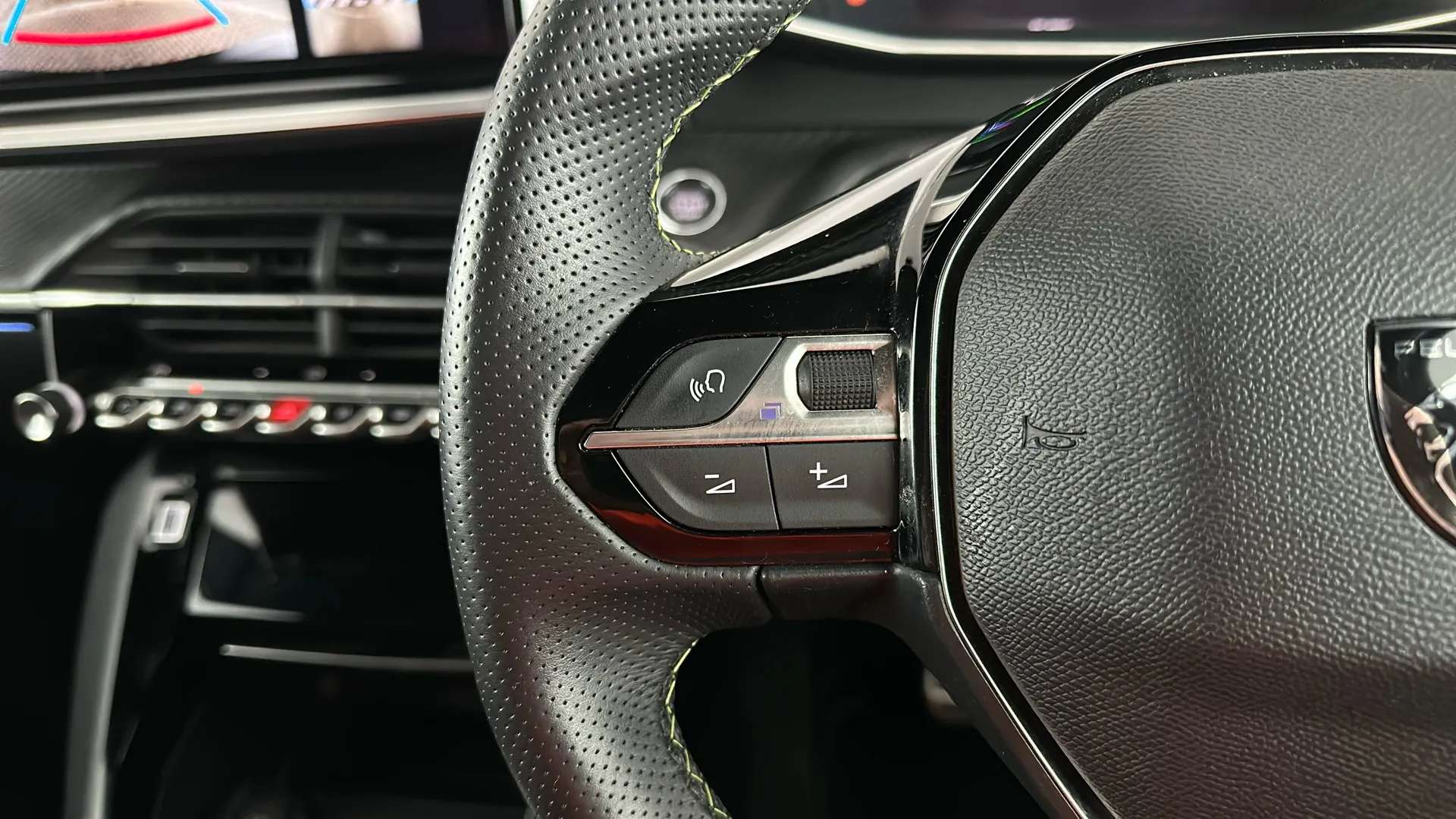 2024 PEUGEOT 2008 2024 PEUGEOT 2008
