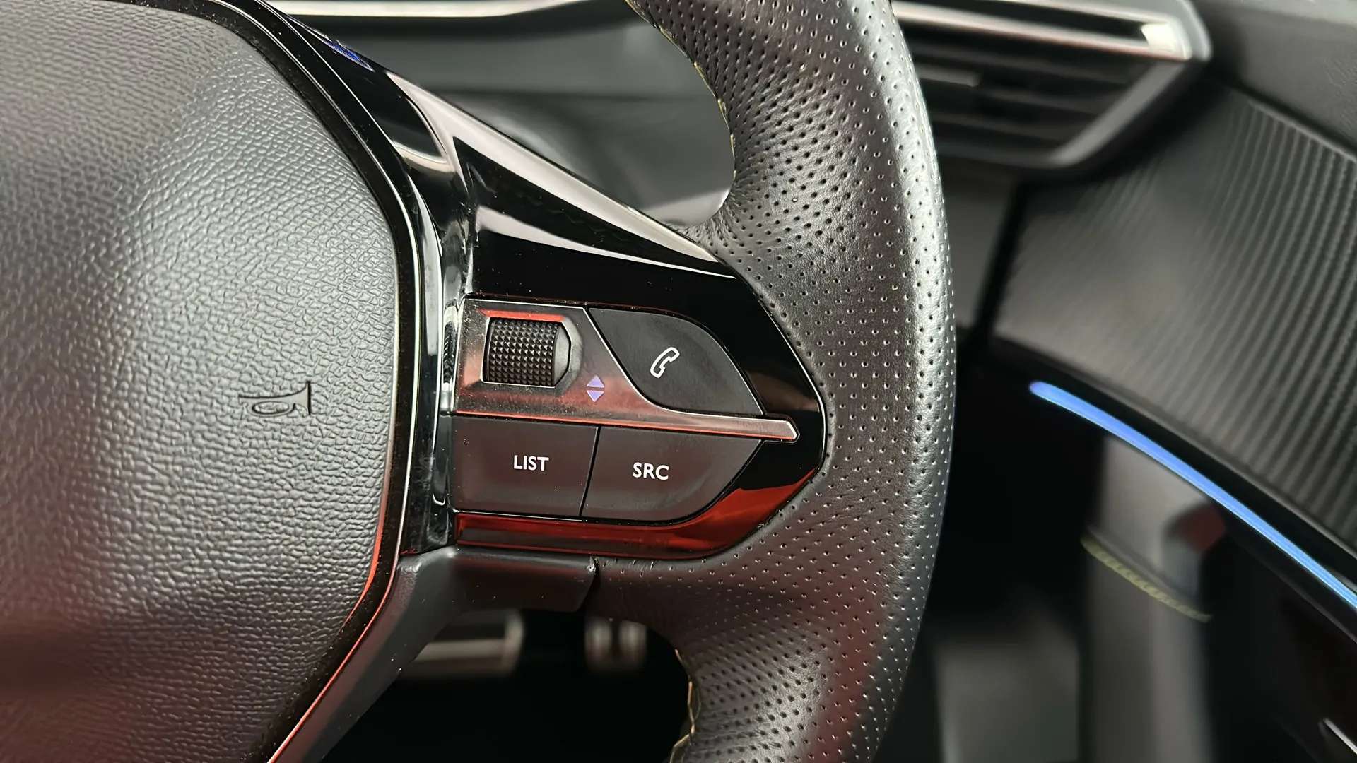 2024 PEUGEOT 2008 2024 PEUGEOT 2008