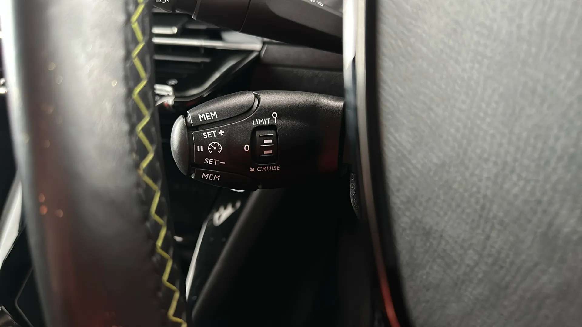2023 PEUGEOT 208 2023 PEUGEOT 208