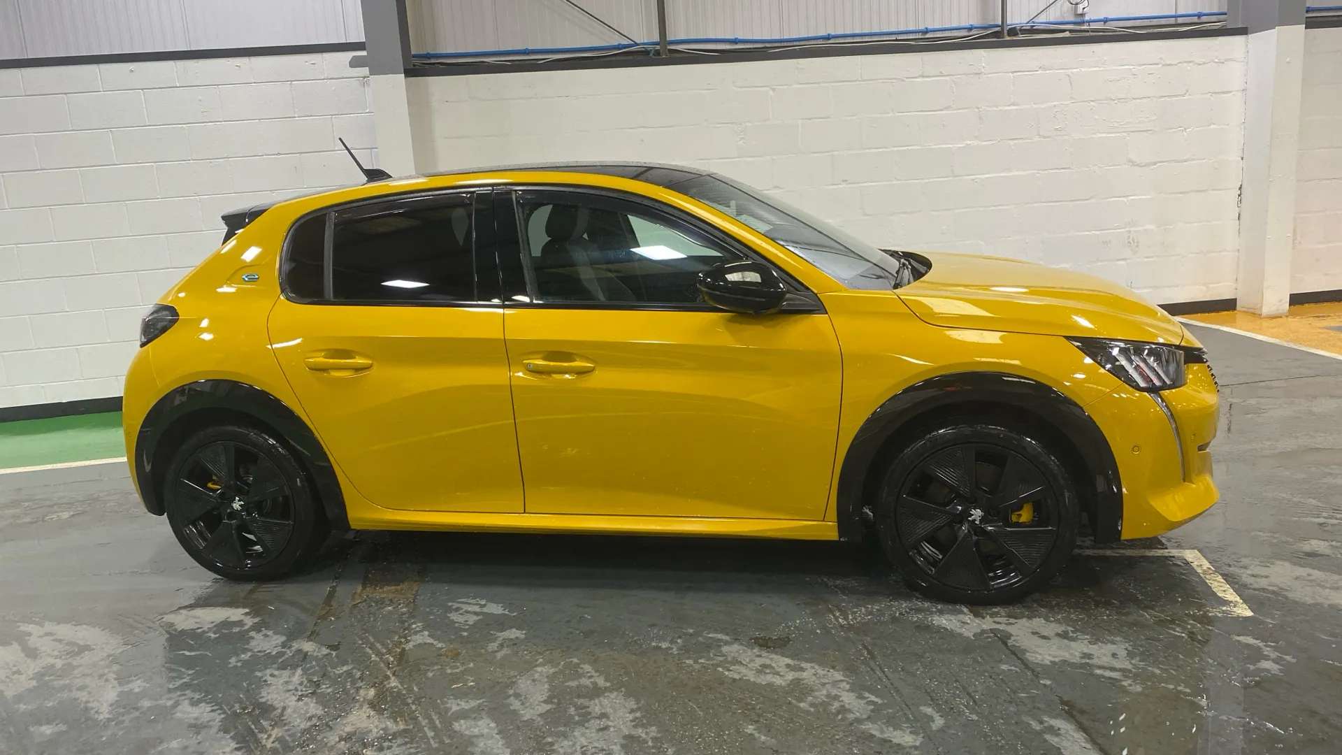 A 2021 PEUGEOT 208 100kW GT 50kWh Auto A 2021 PEUGEOT 208 100kW GT 50kWh Auto