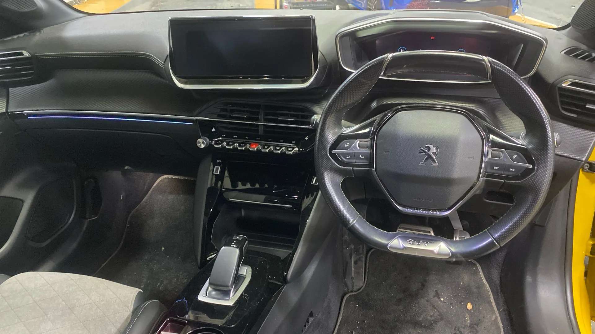 2021 PEUGEOT 208 2021 PEUGEOT 208