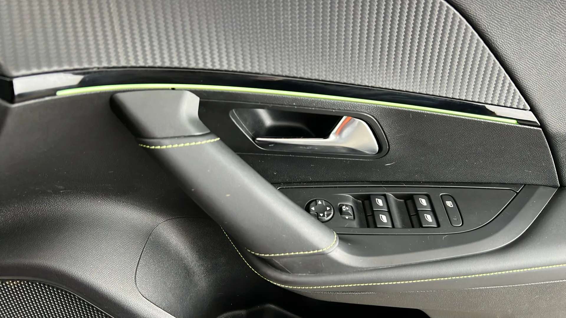 2022 PEUGEOT 2008 2022 PEUGEOT 2008