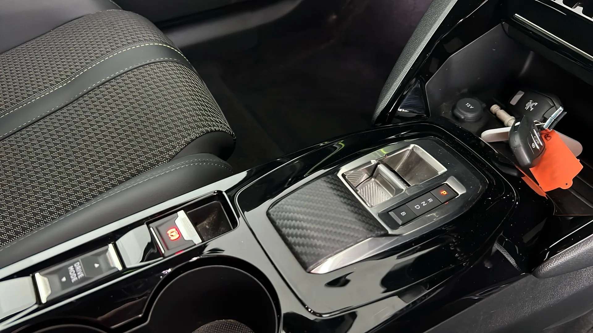 2022 PEUGEOT 2008 2022 PEUGEOT 2008