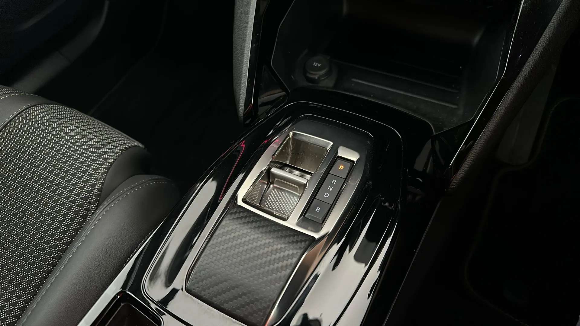 2023 PEUGEOT 2008 2023 PEUGEOT 2008