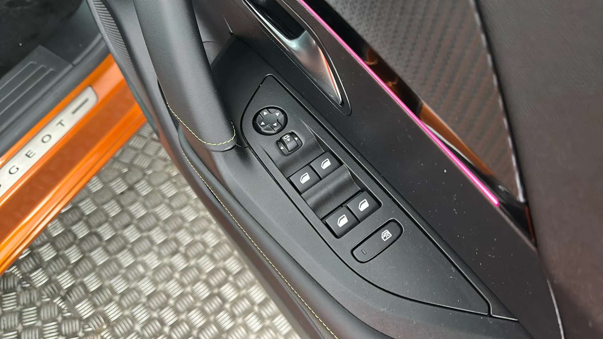 2023 PEUGEOT 2008 2023 PEUGEOT 2008