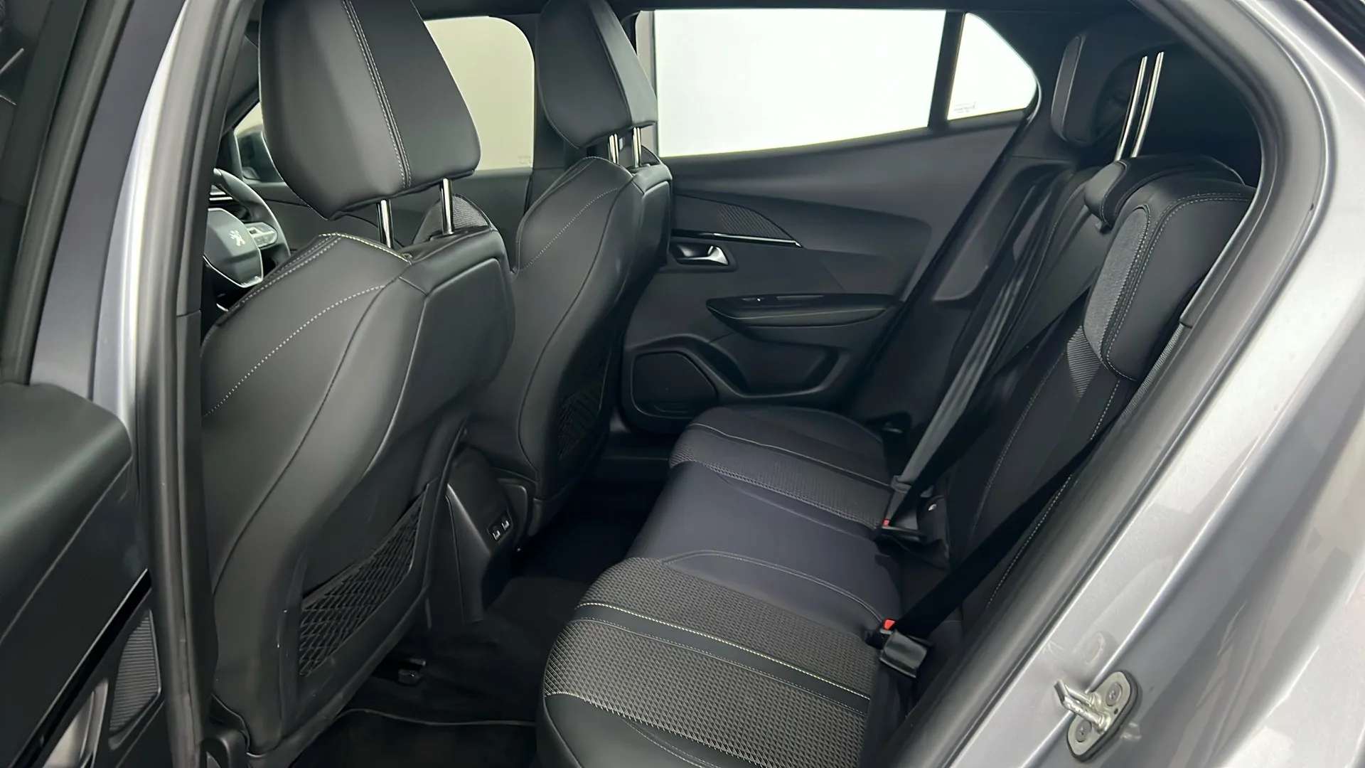 2023 PEUGEOT 2008 2023 PEUGEOT 2008