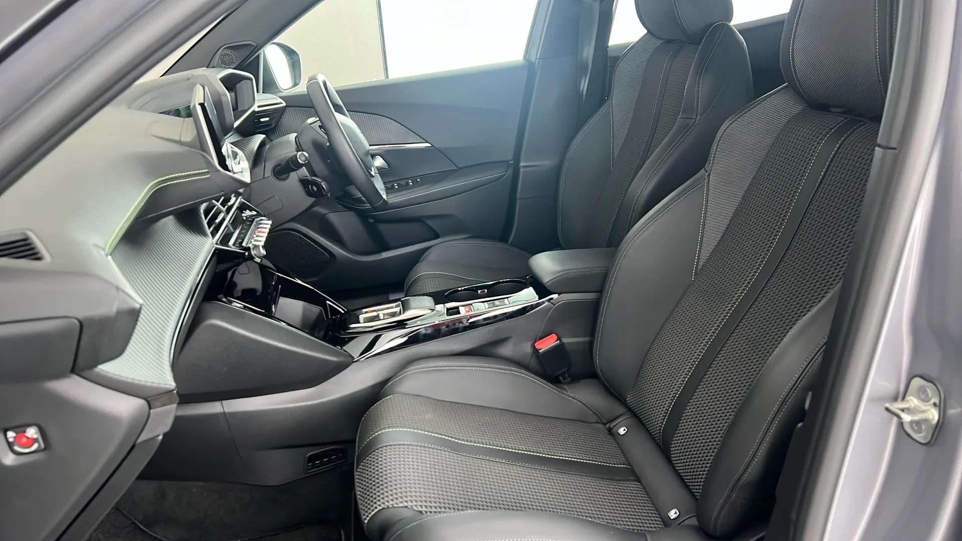 2023 PEUGEOT 2008 2023 PEUGEOT 2008