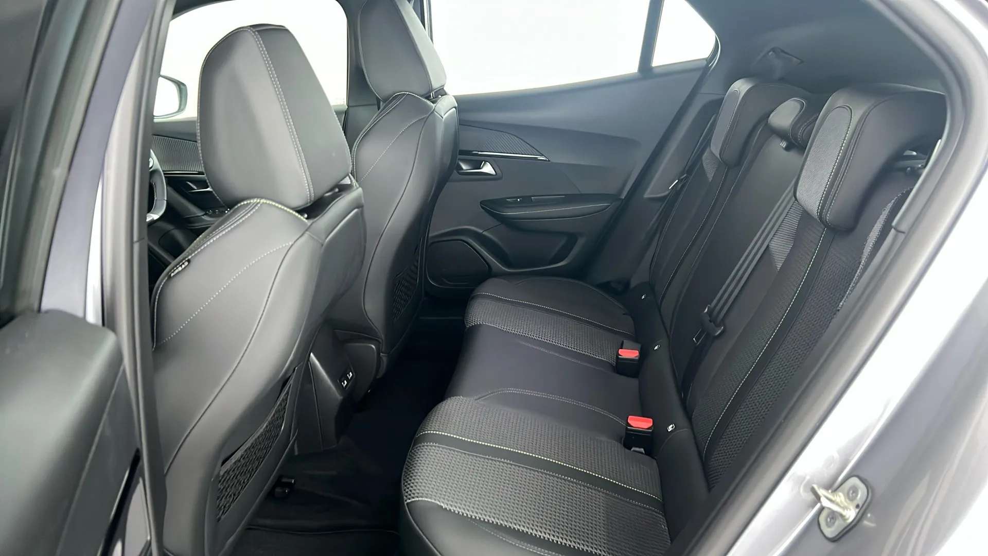 2023 PEUGEOT 2008 2023 PEUGEOT 2008