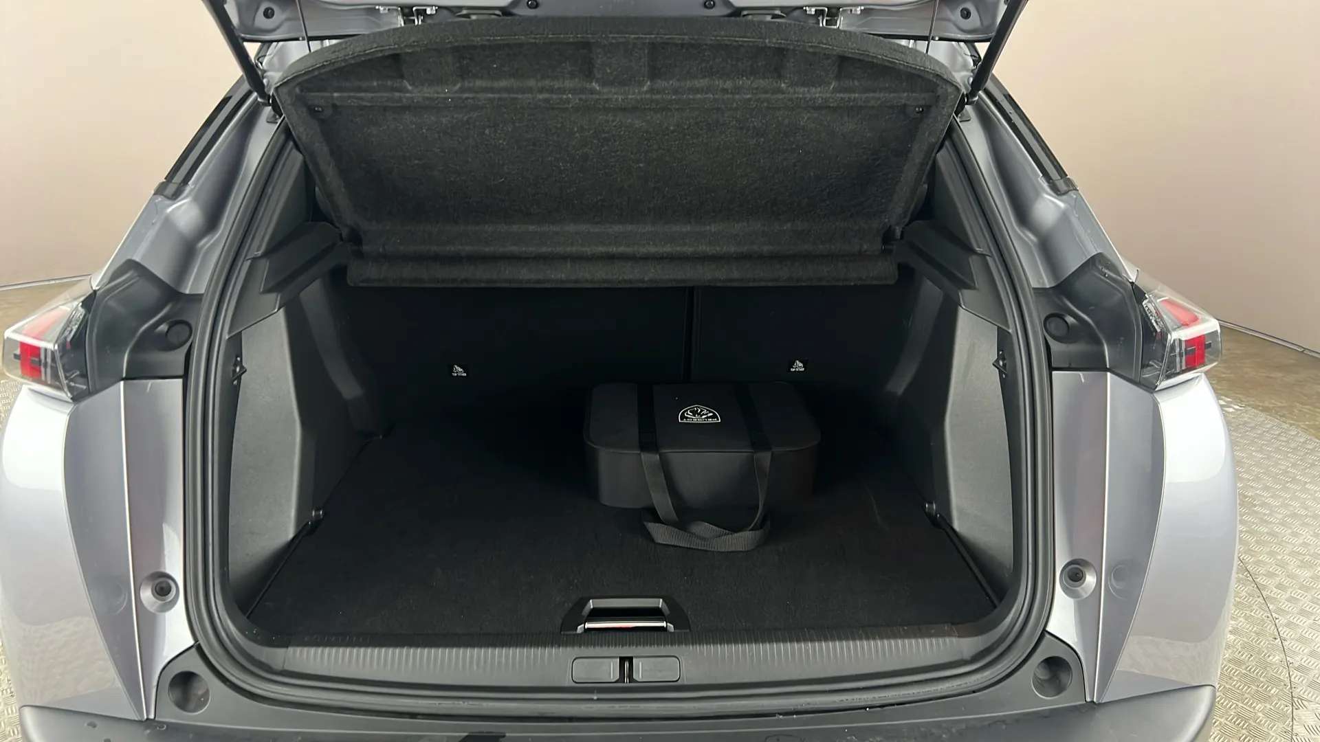 2023 PEUGEOT 2008 2023 PEUGEOT 2008