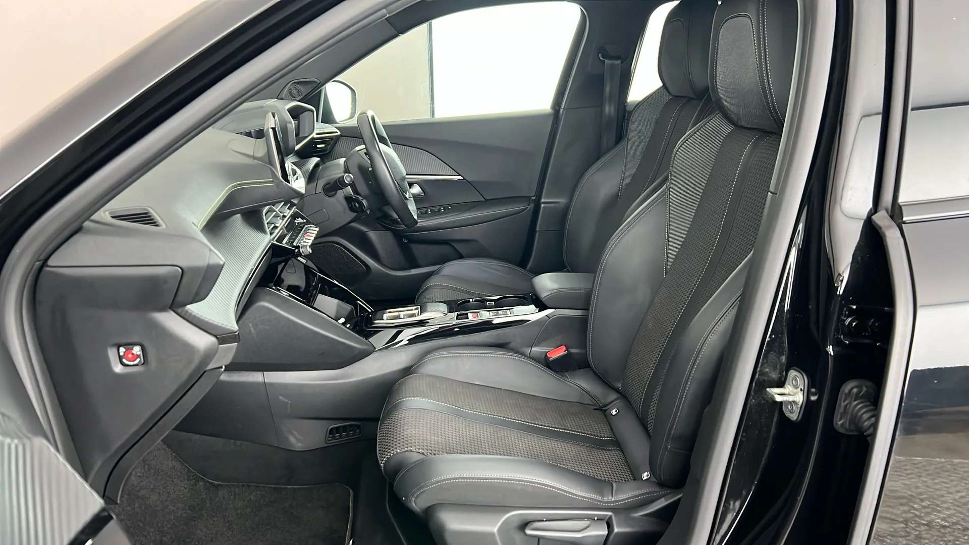 2022 PEUGEOT 2008 2022 PEUGEOT 2008