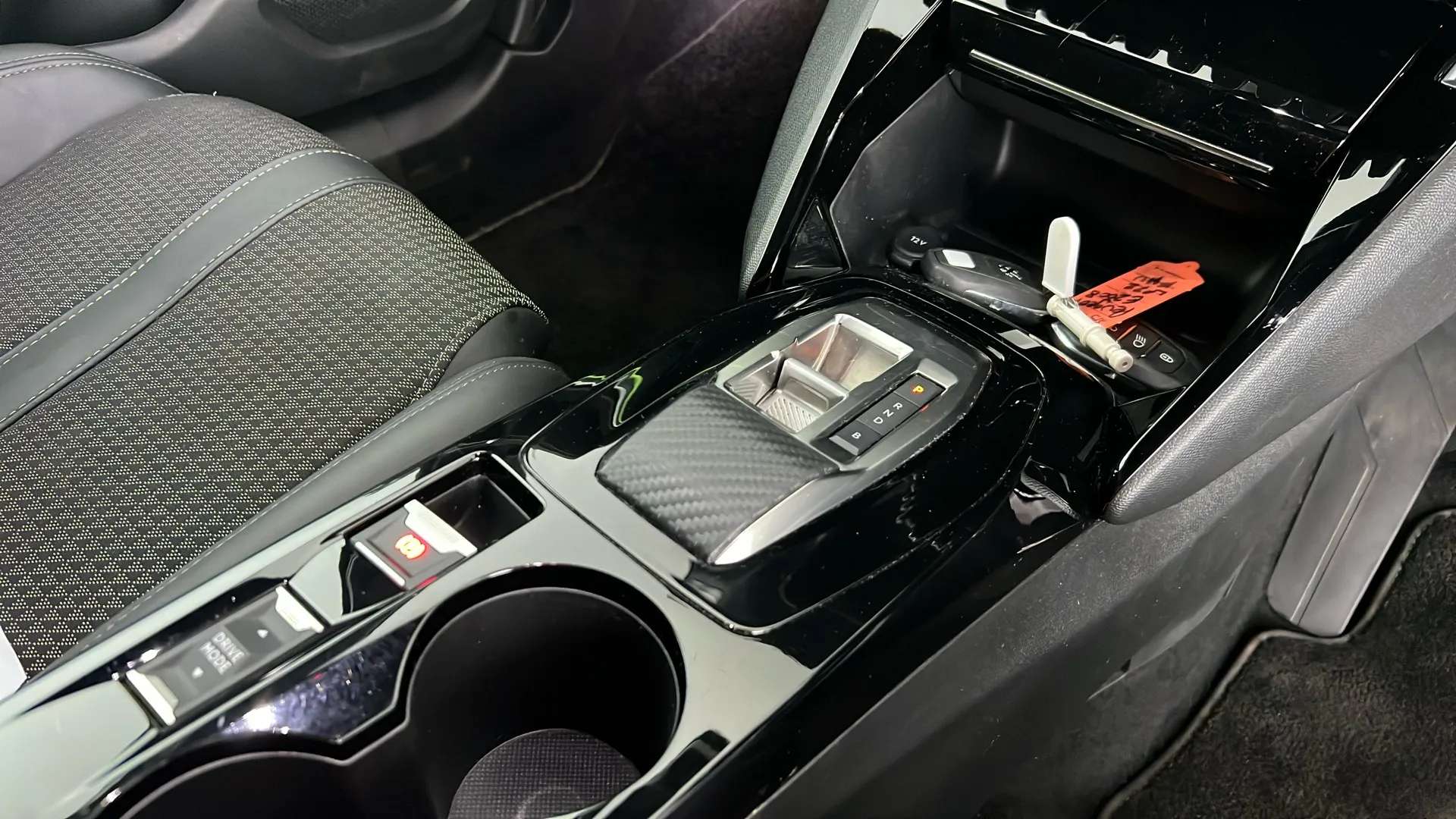 2022 PEUGEOT 2008 2022 PEUGEOT 2008