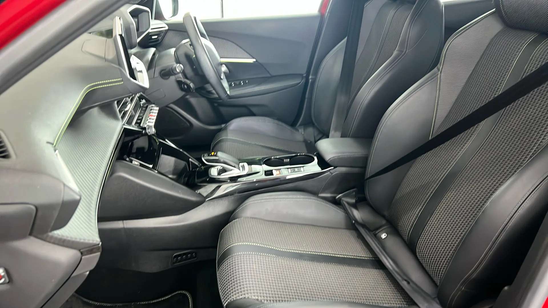 2021 PEUGEOT 2008 2021 PEUGEOT 2008