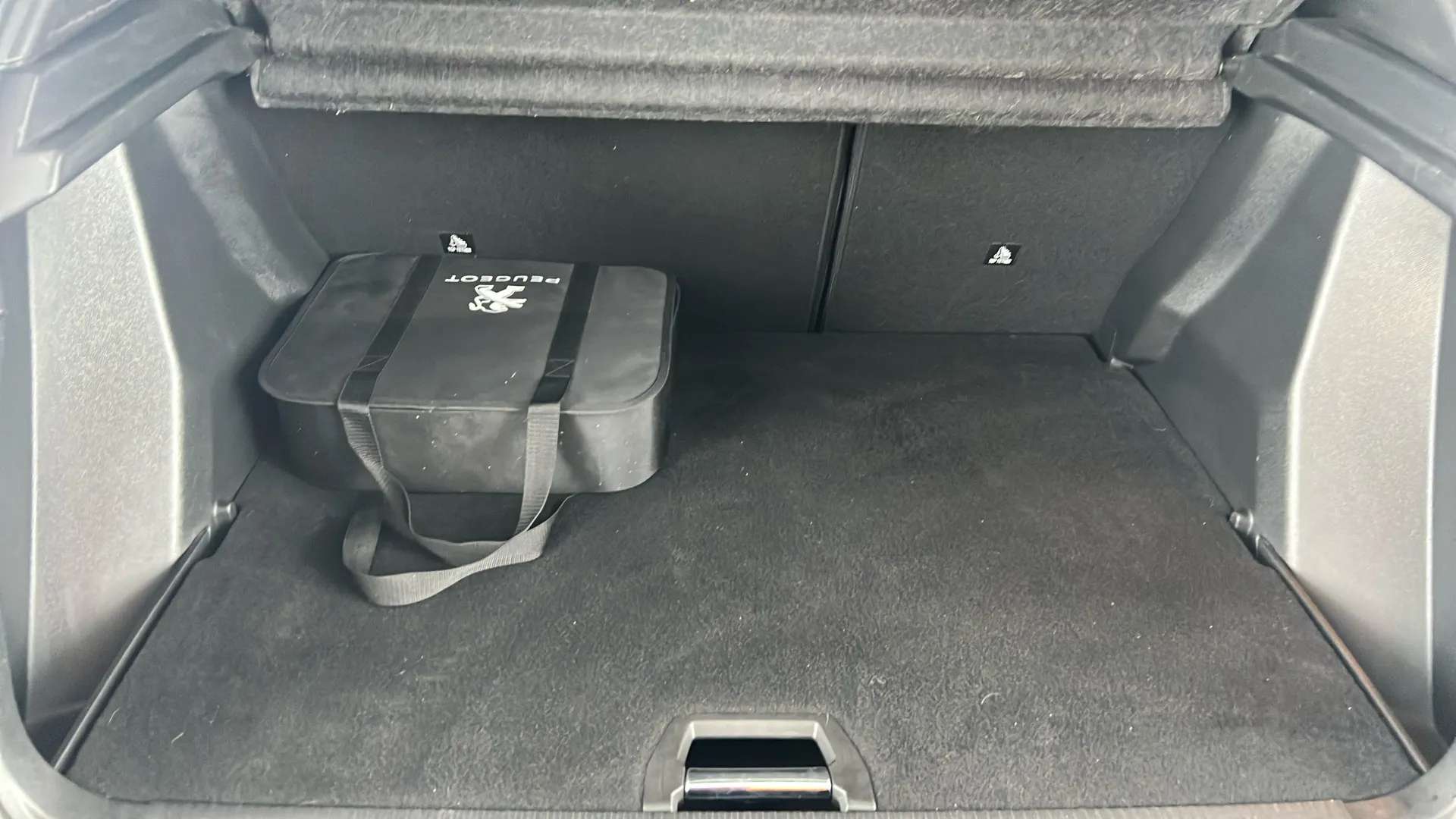 2021 PEUGEOT 2008 2021 PEUGEOT 2008