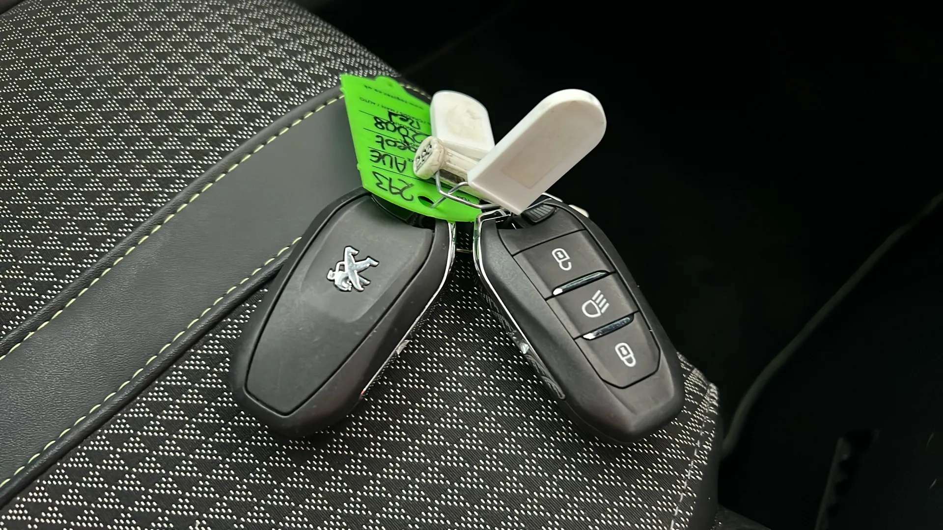 2021 PEUGEOT 2008 2021 PEUGEOT 2008
