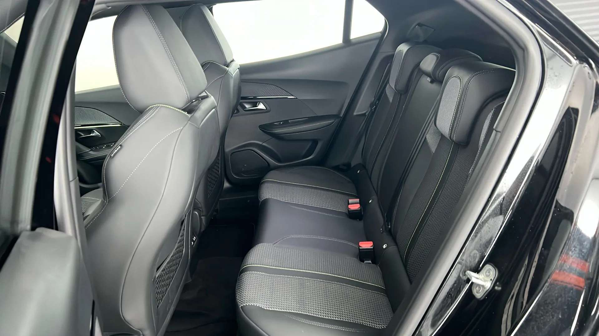 2023 PEUGEOT 2008 2023 PEUGEOT 2008