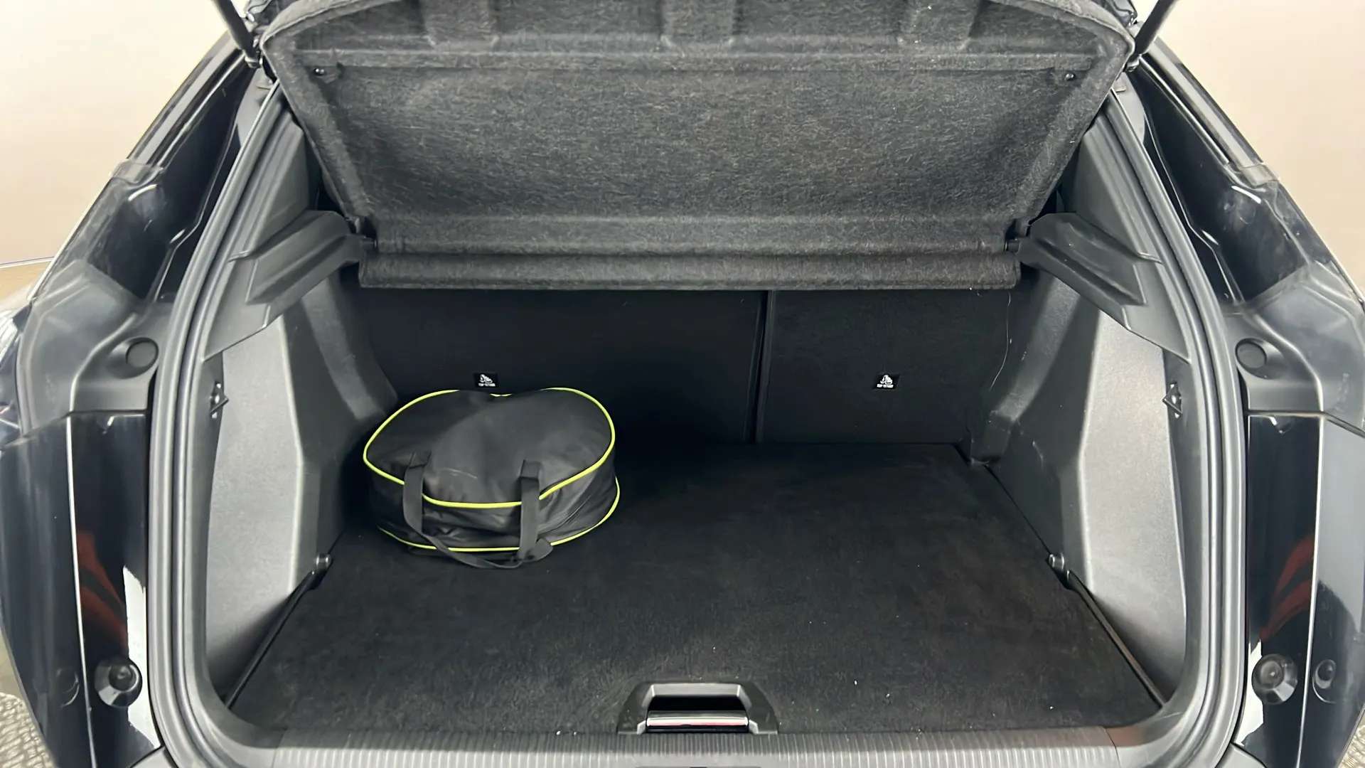 2023 PEUGEOT 2008 2023 PEUGEOT 2008