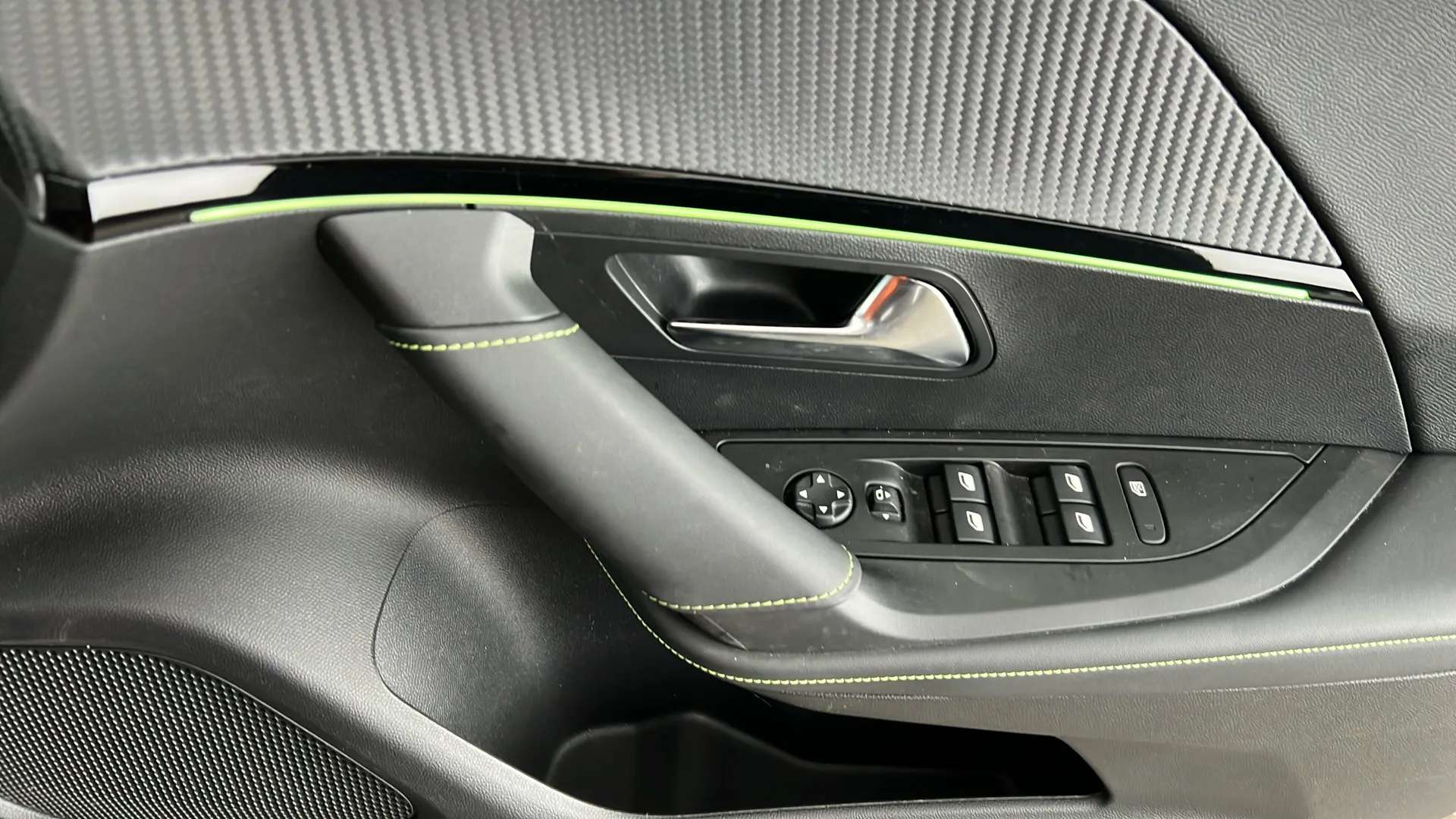 2023 PEUGEOT 2008 2023 PEUGEOT 2008