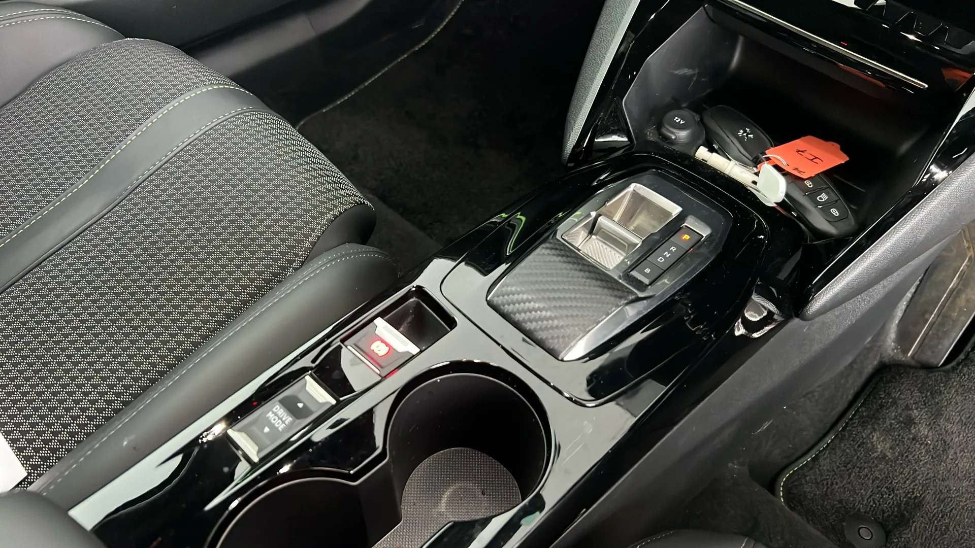 2023 PEUGEOT 2008 2023 PEUGEOT 2008