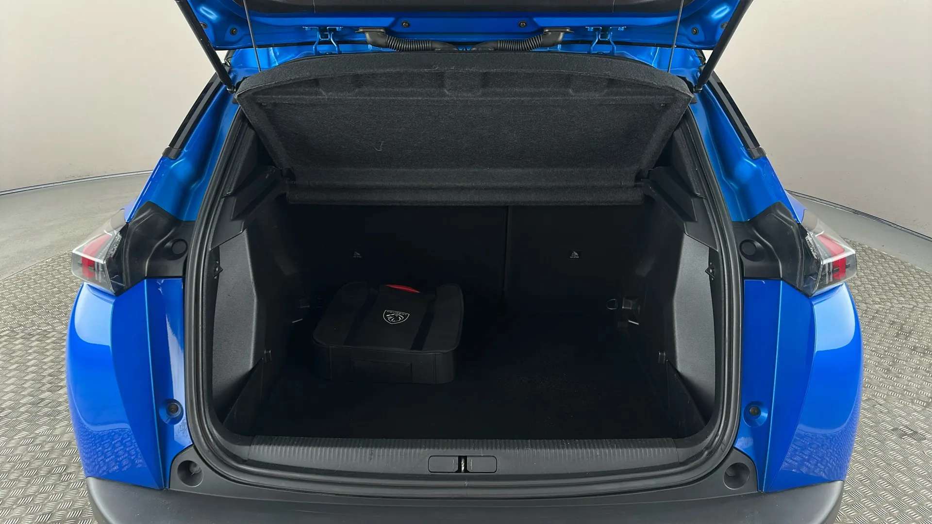 2023 PEUGEOT 2008 2023 PEUGEOT 2008