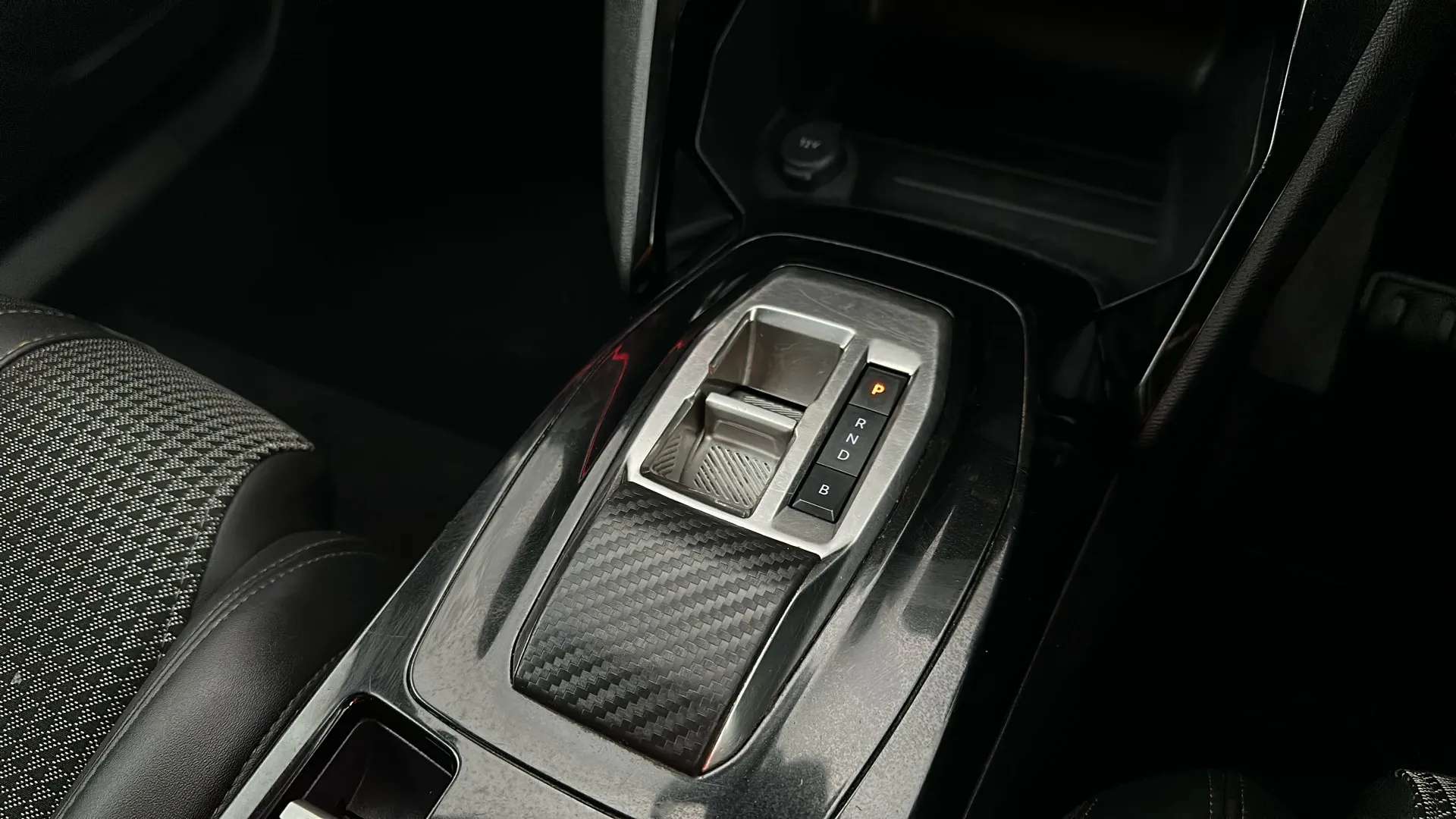 2023 PEUGEOT 2008 2023 PEUGEOT 2008