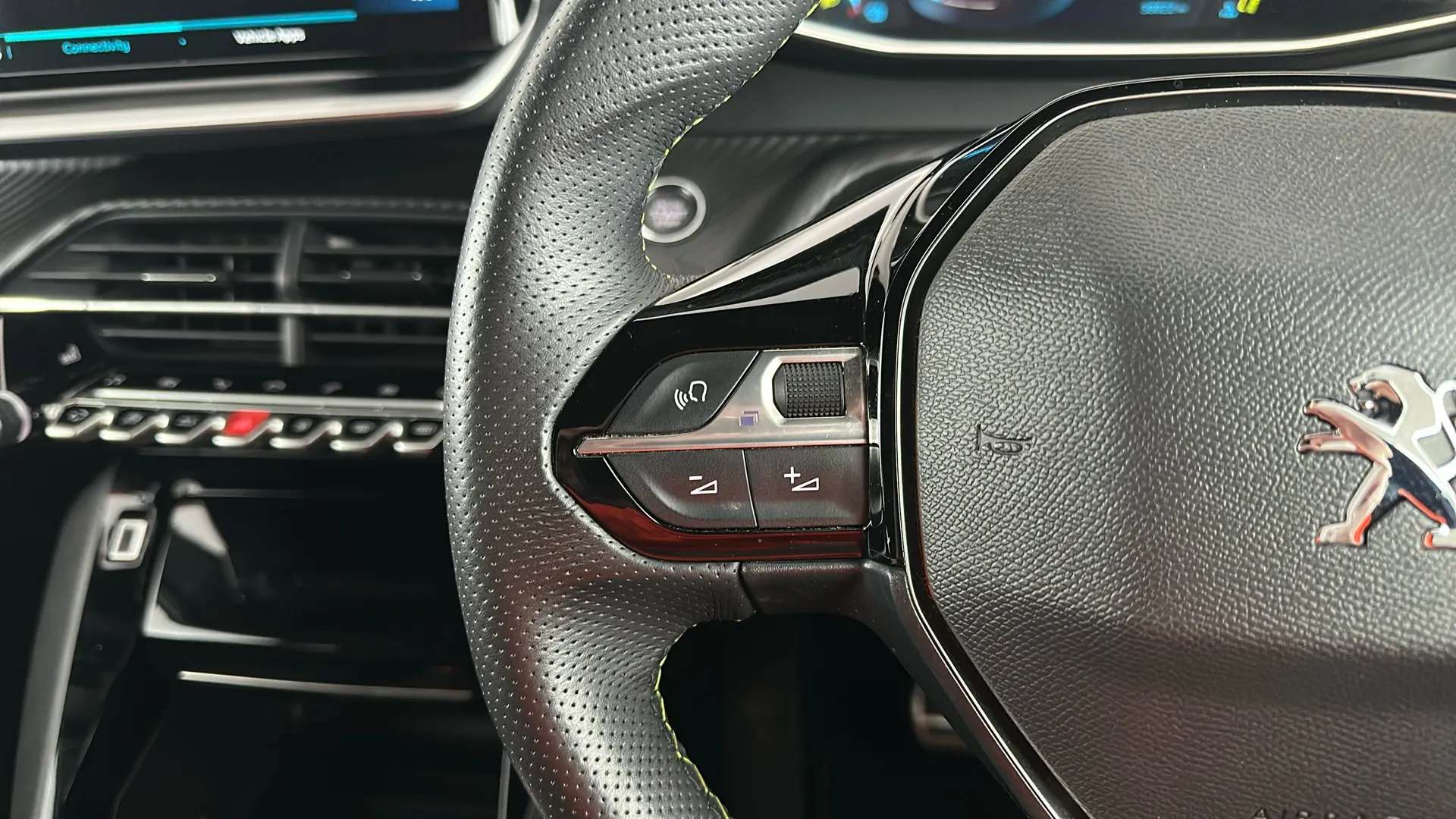 2023 PEUGEOT 2008 2023 PEUGEOT 2008