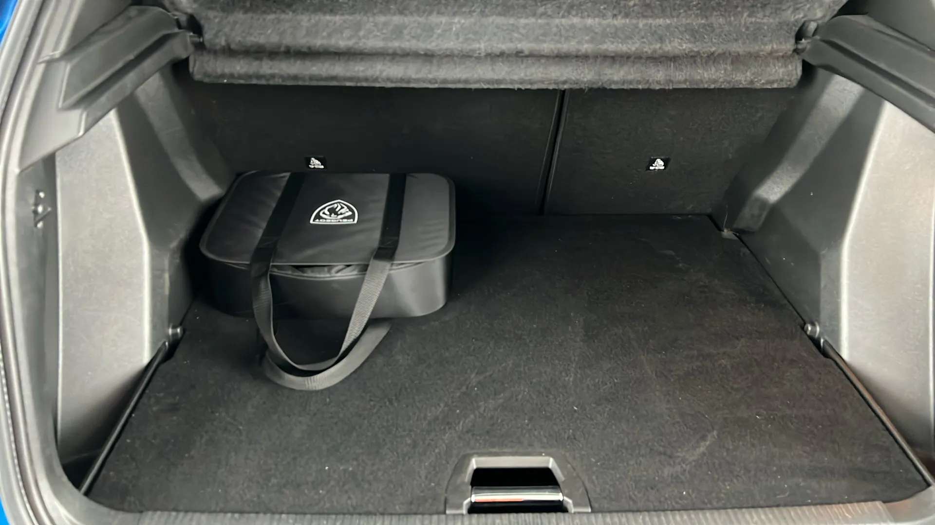 2023 PEUGEOT 2008 2023 PEUGEOT 2008