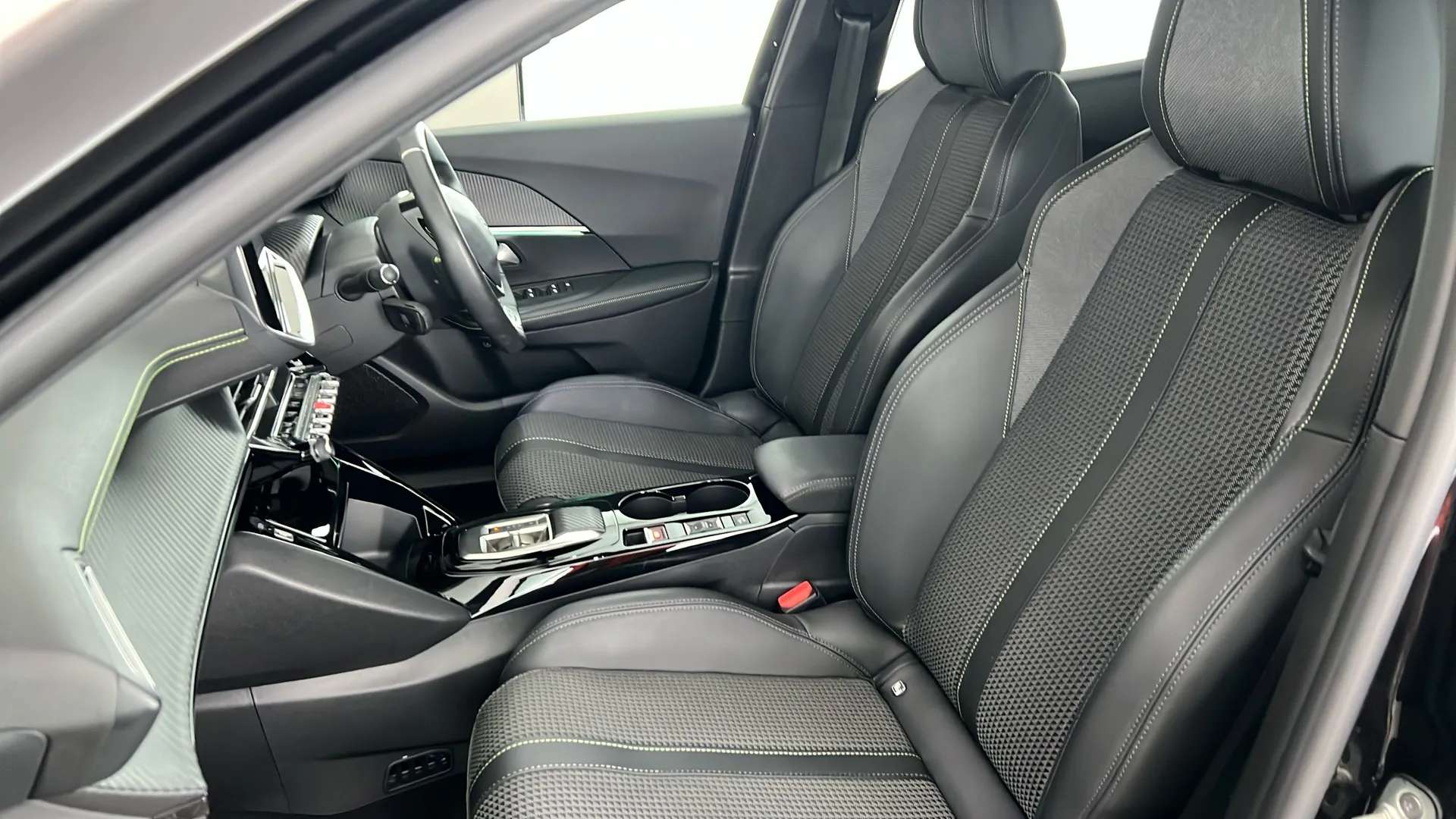 2022 PEUGEOT 2008 2022 PEUGEOT 2008