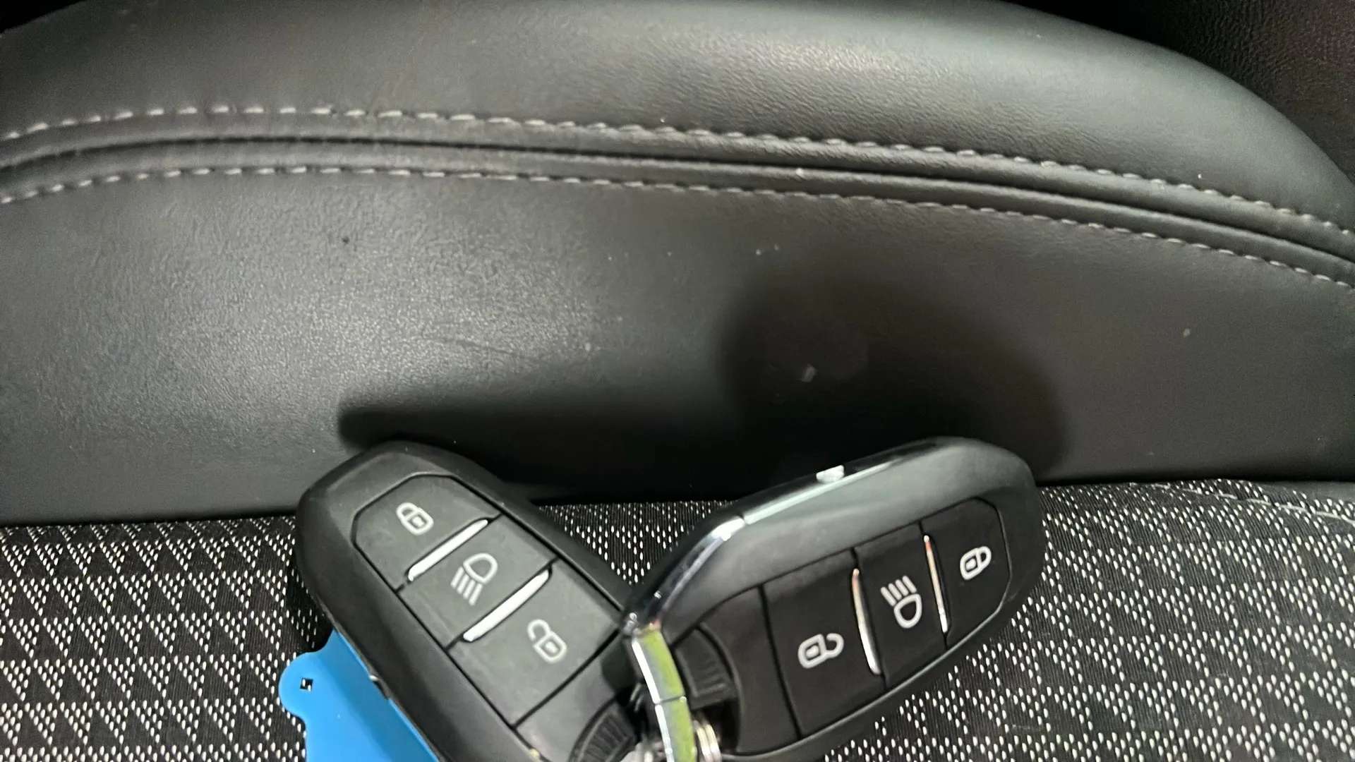 2022 PEUGEOT 2008 2022 PEUGEOT 2008