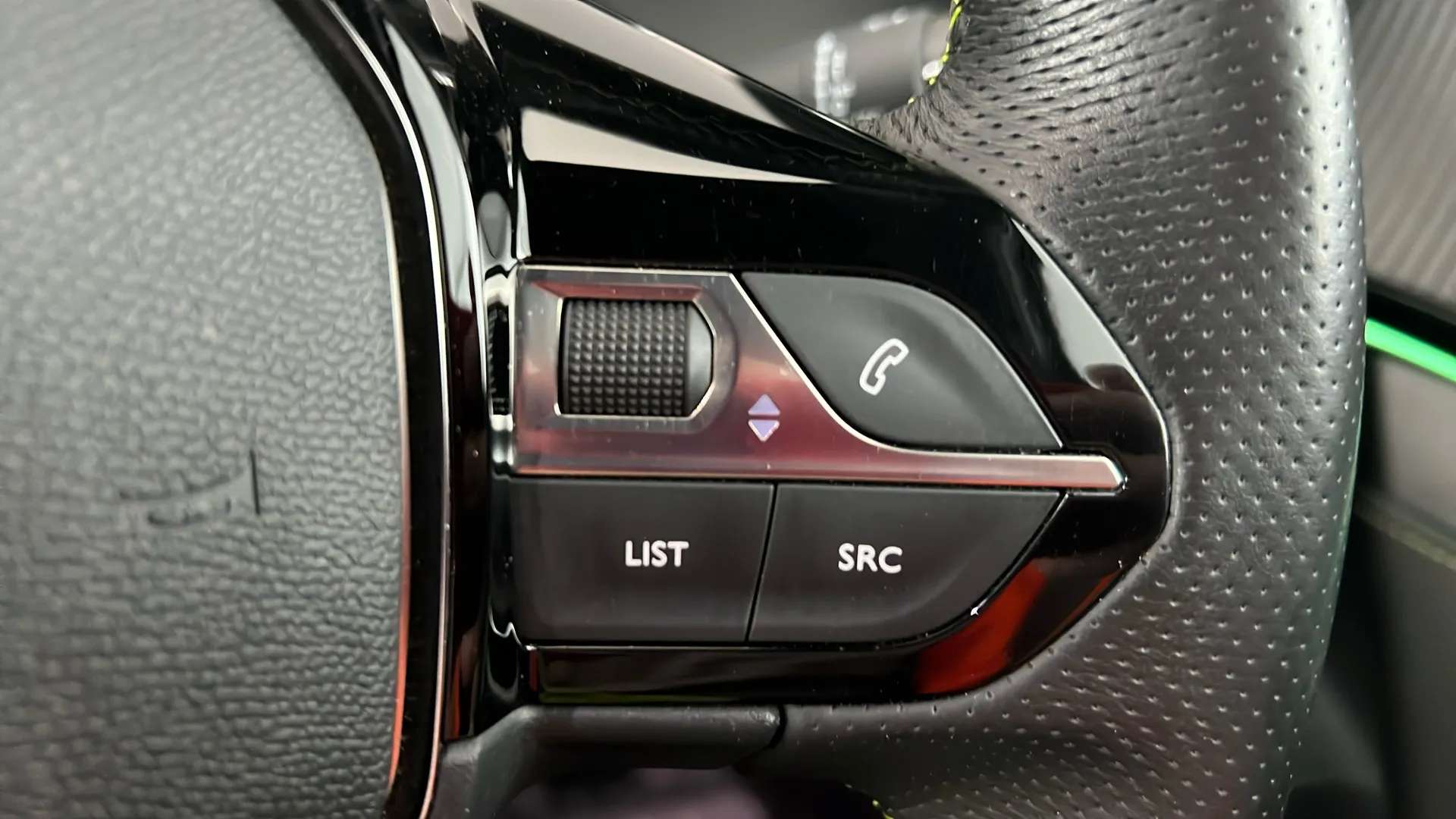 2022 PEUGEOT 2008 2022 PEUGEOT 2008